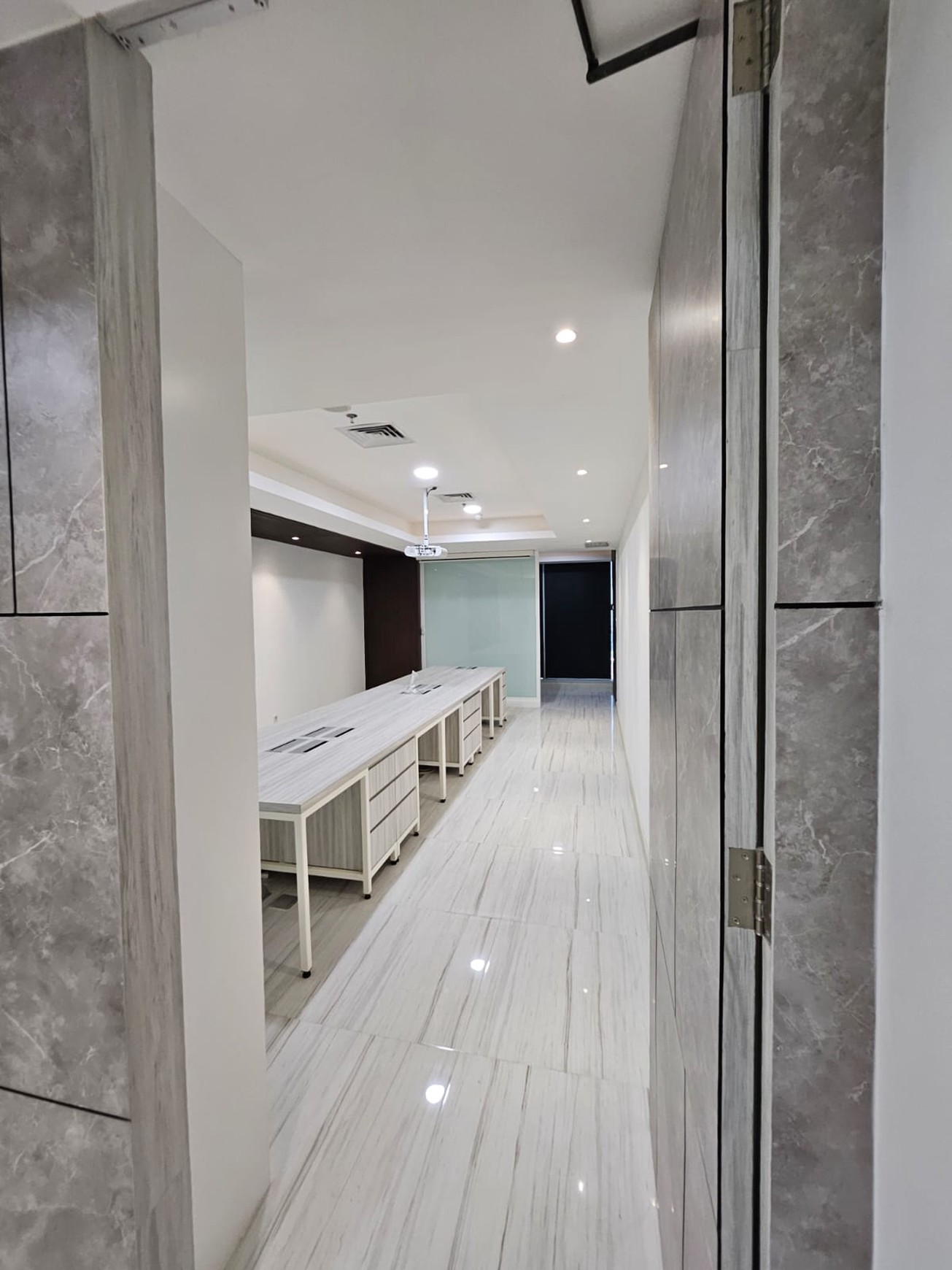 DIJUAL OFFICE SPACE DI TUNJUNGAN PLAZA OFFICE TOWER SURABAYA