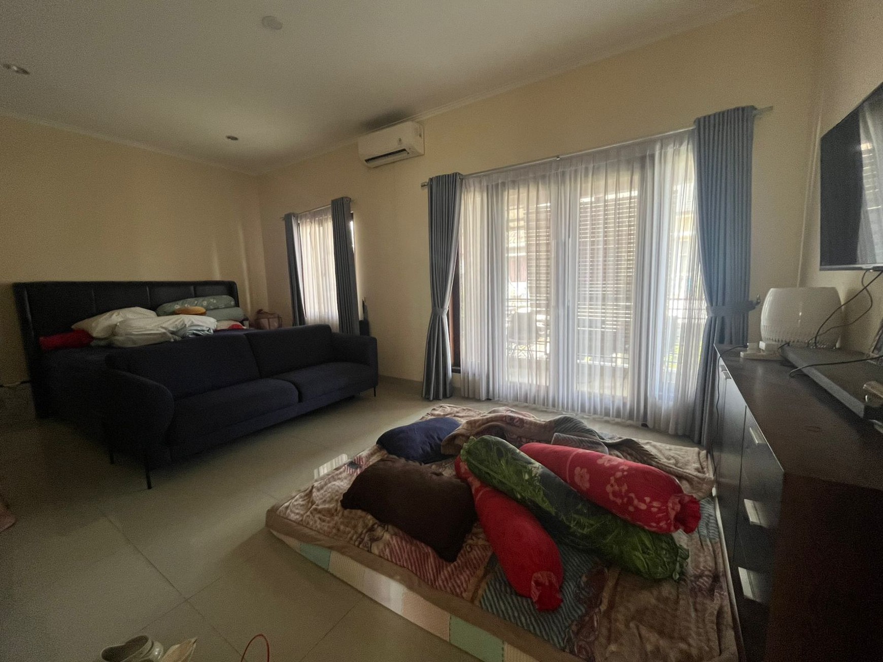 Jual murah dan cepat, Rumah cluster kecil di Anggrek Loka 