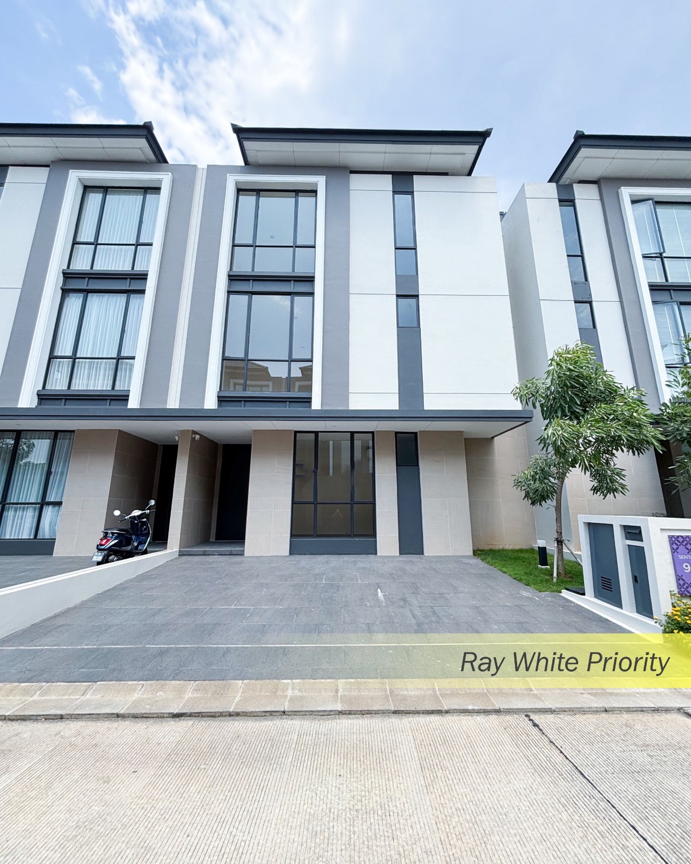 RUMAH BRAND NEW DI KAWASAN ELIT JAKARTA GARDEN CITY CAKUNG - JAKARTA TIMUR