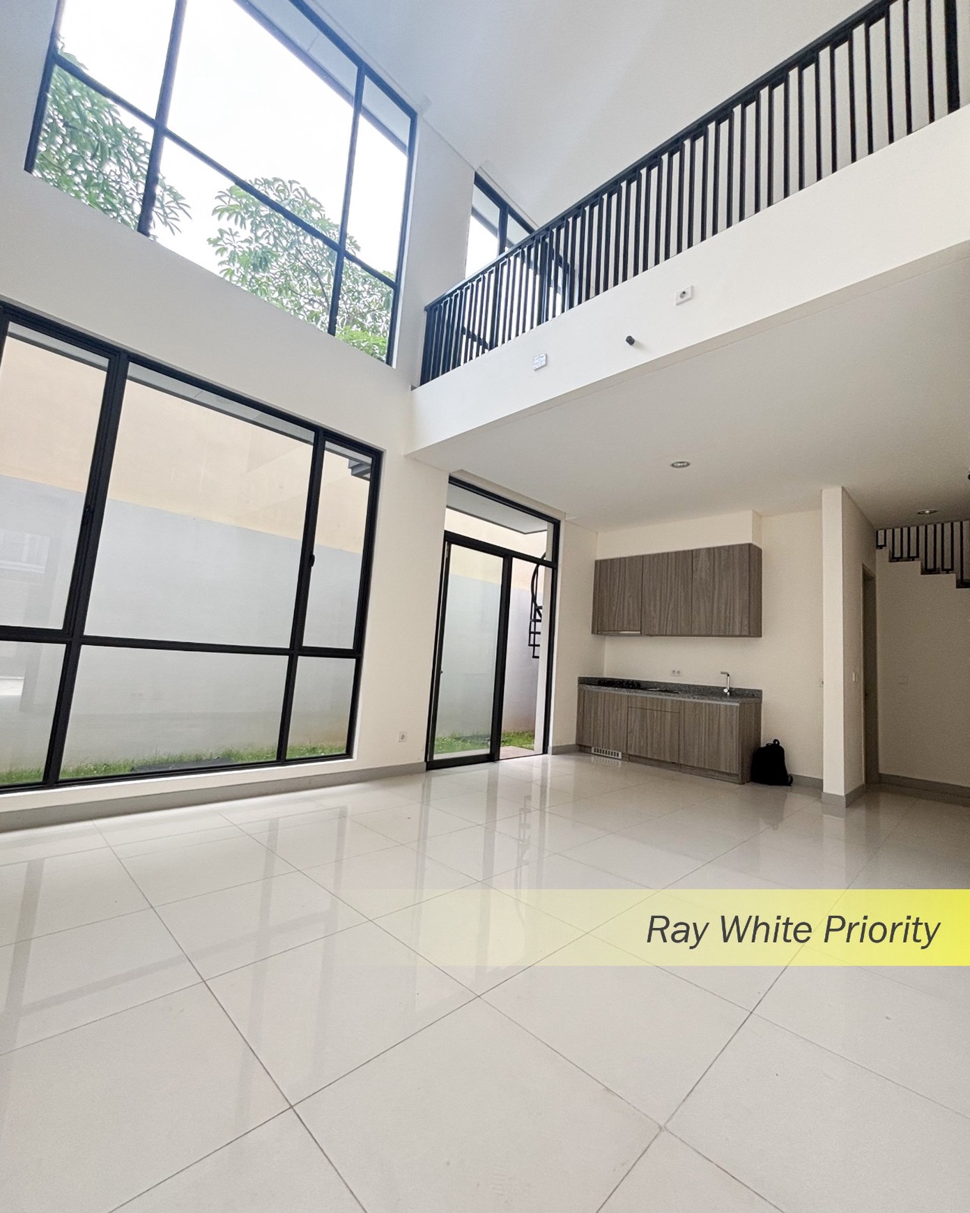 RUMAH BRAND NEW DI KAWASAN ELIT JAKARTA GARDEN CITY CAKUNG - JAKARTA TIMUR