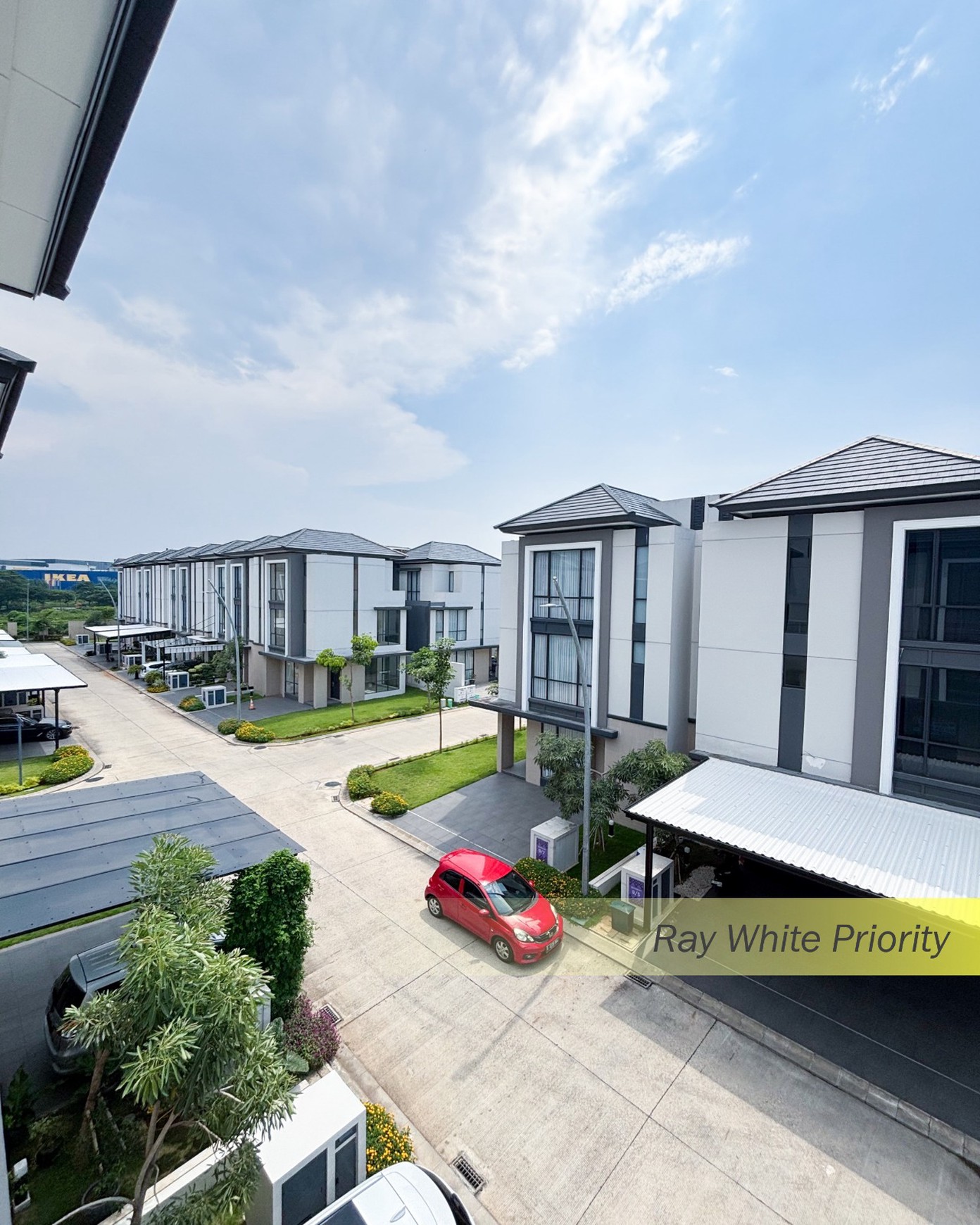 RUMAH BRAND NEW DI KAWASAN ELIT JAKARTA GARDEN CITY CAKUNG - JAKARTA TIMUR