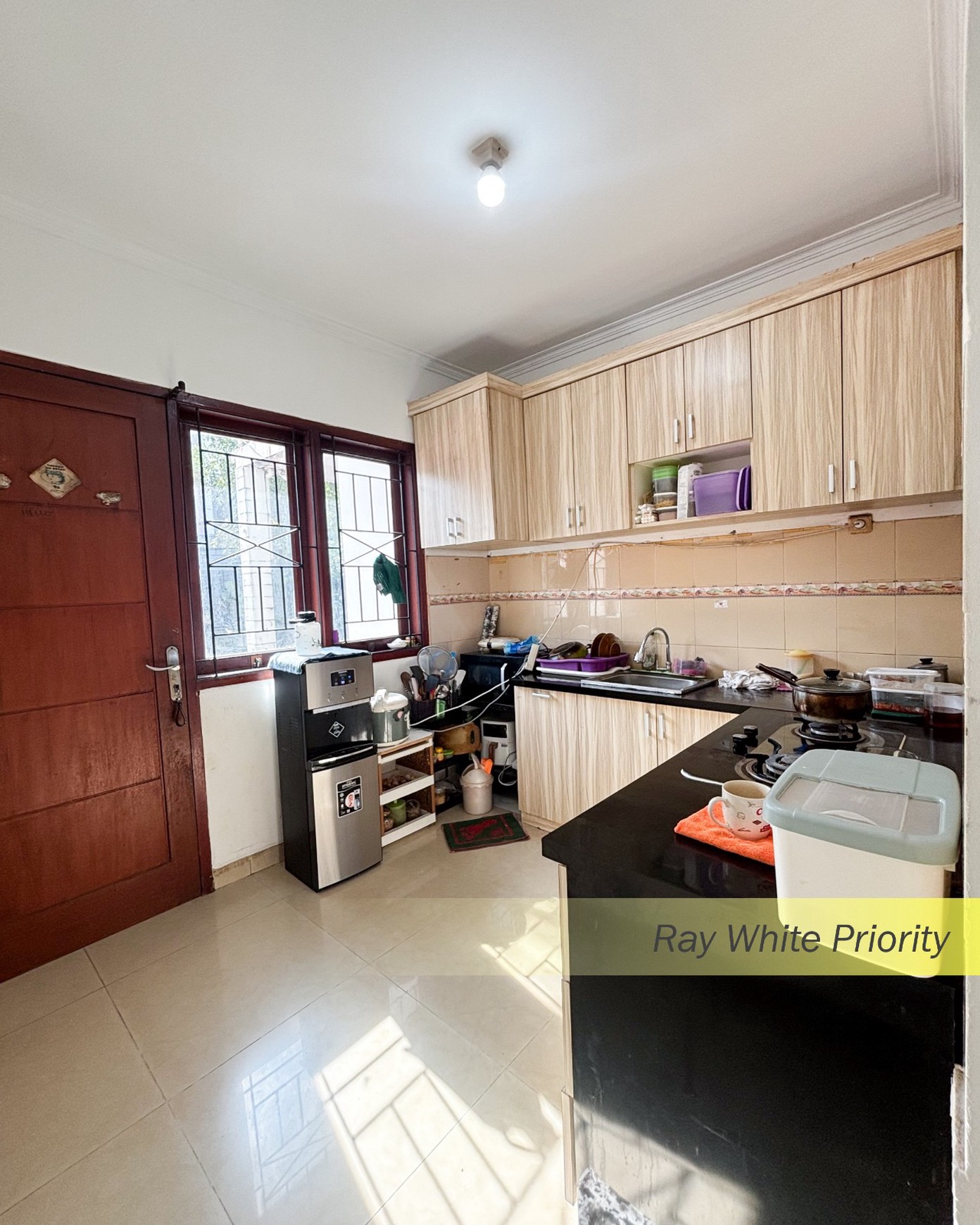 RUMAH TROPICAL RESIDENCE DI JAGAKARSA - JAKARTA SELATAN
