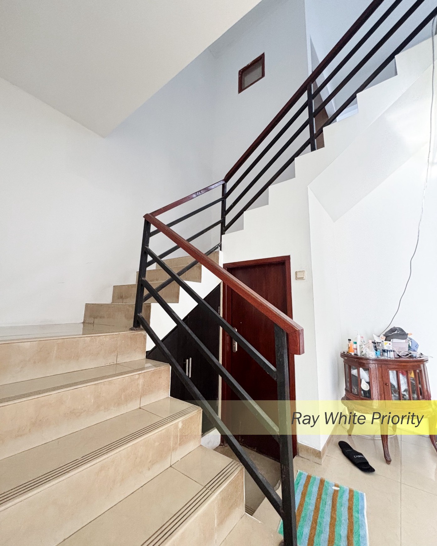 RUMAH TROPICAL RESIDENCE DI JAGAKARSA - JAKARTA SELATAN