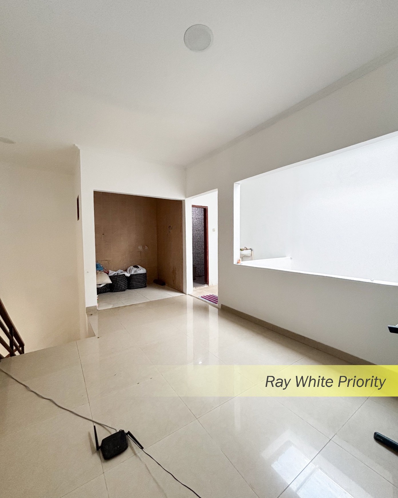 RUMAH TROPICAL RESIDENCE DI JAGAKARSA - JAKARTA SELATAN