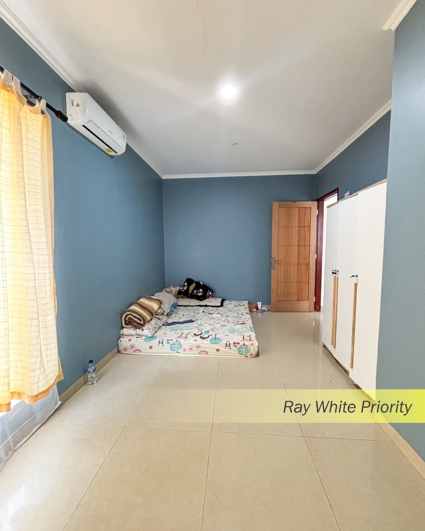 RUMAH TROPICAL RESIDENCE DI JAGAKARSA - JAKARTA SELATAN
