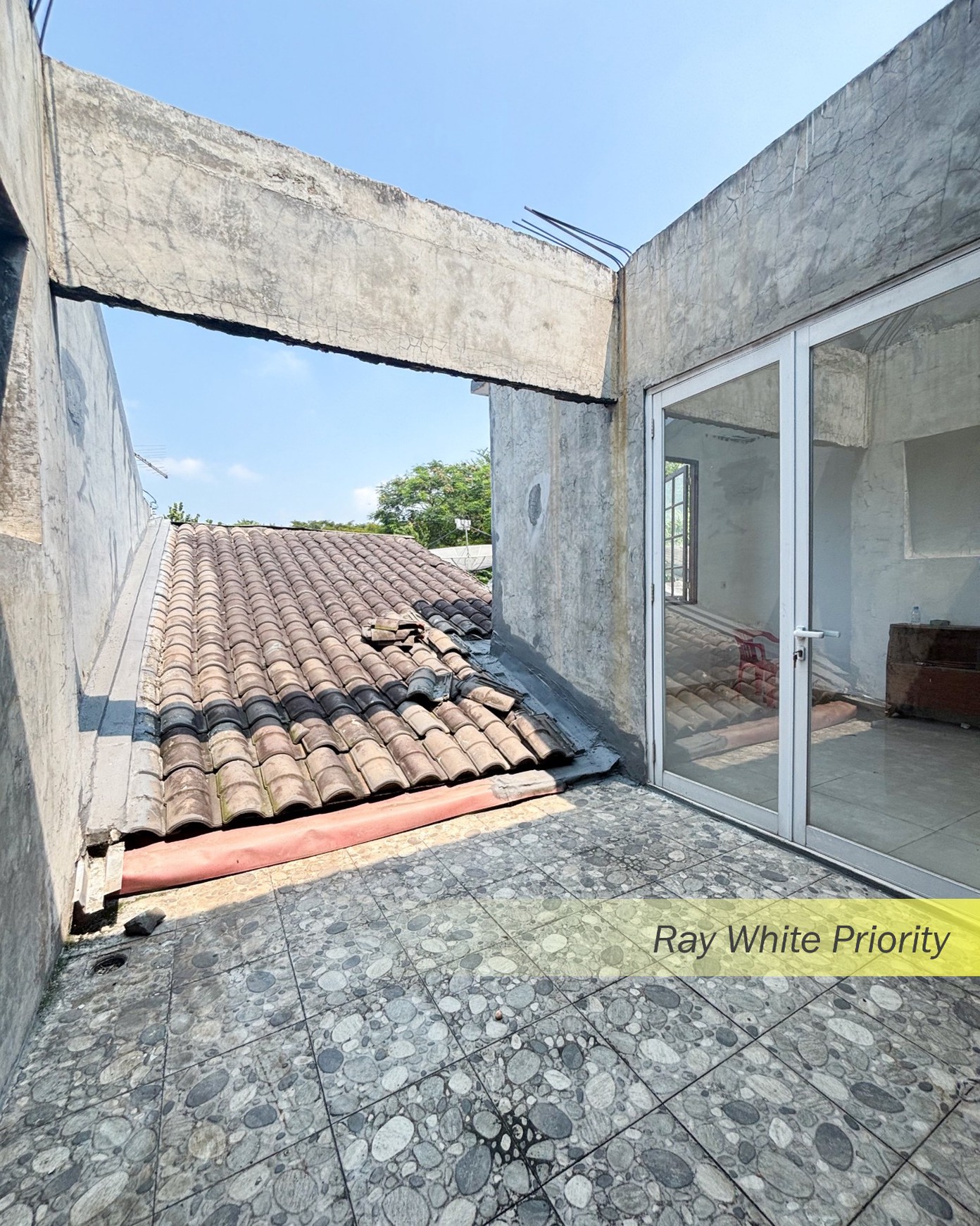 RUMAH DALAM CLUSTER SIMPLICITY DI KAWASAN THE ICON BSD CITY - TANGERANG SELATAN