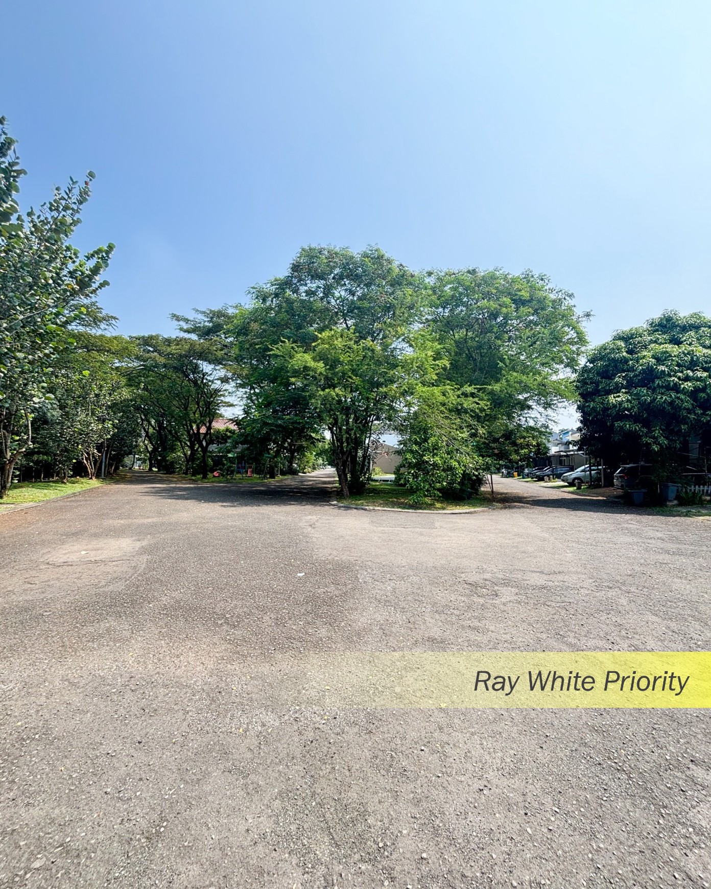 RUMAH DALAM CLUSTER SIMPLICITY DI KAWASAN THE ICON BSD CITY - TANGERANG SELATAN