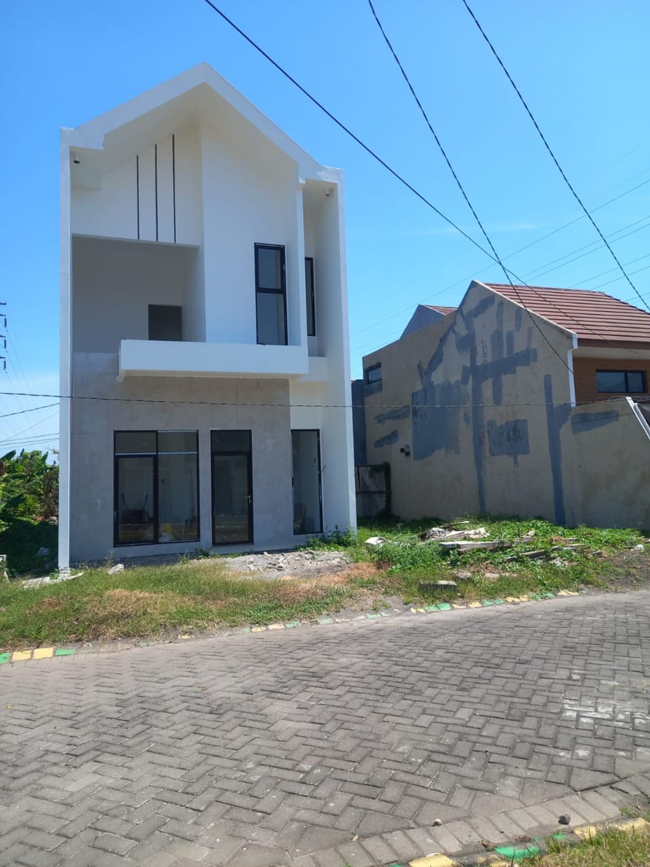 Miliki Rumah 2 Lantai di Buduran Sekarang Juga