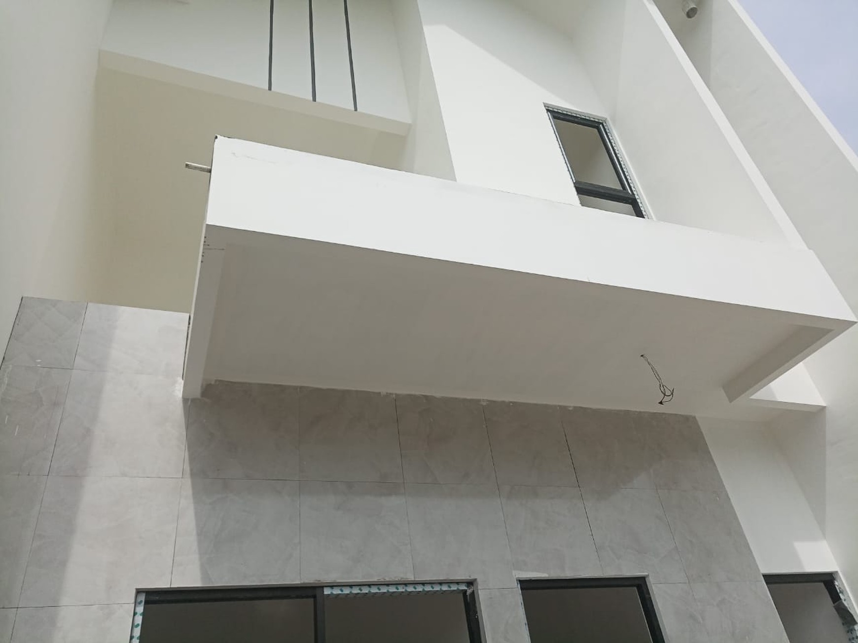 Rumah Gaya Modern di Buduran, Harga Terjangkau