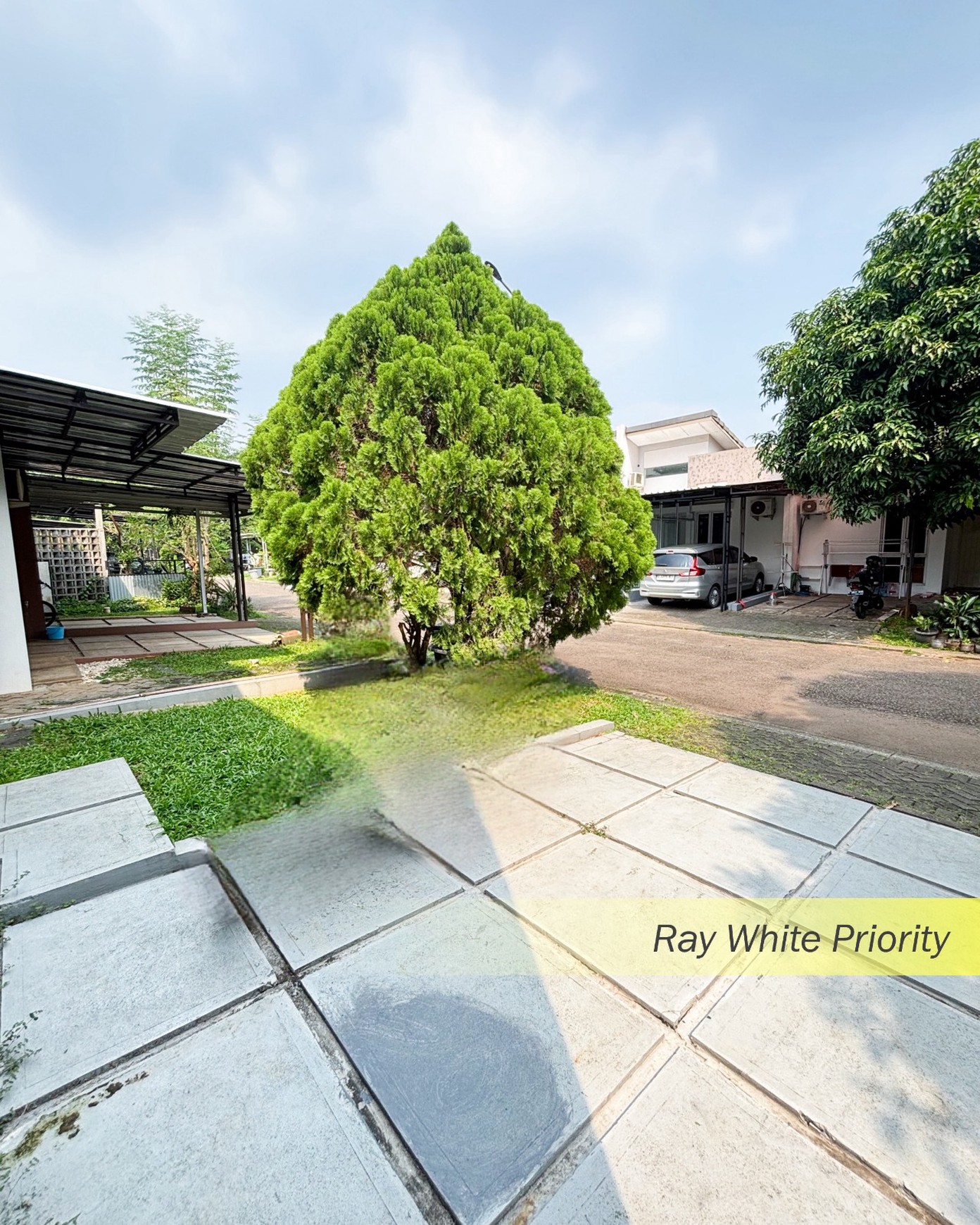 RUMAH MINIMALIS DALAM CLUSTER SIMPLYCITY BSD CITY -TANGERANG SELATAN