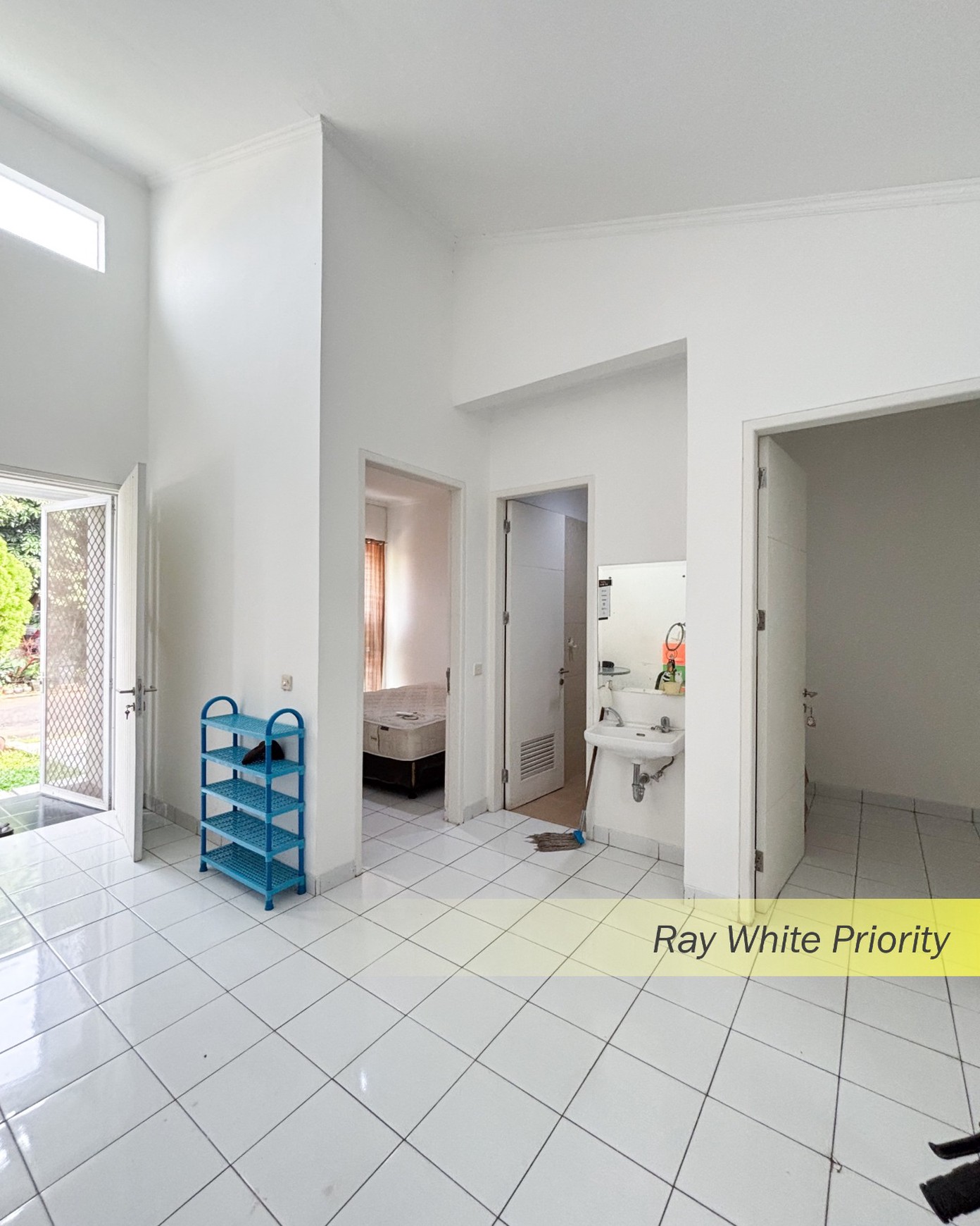 RUMAH MINIMALIS DALAM CLUSTER SIMPLYCITY BSD CITY -TANGERANG SELATAN