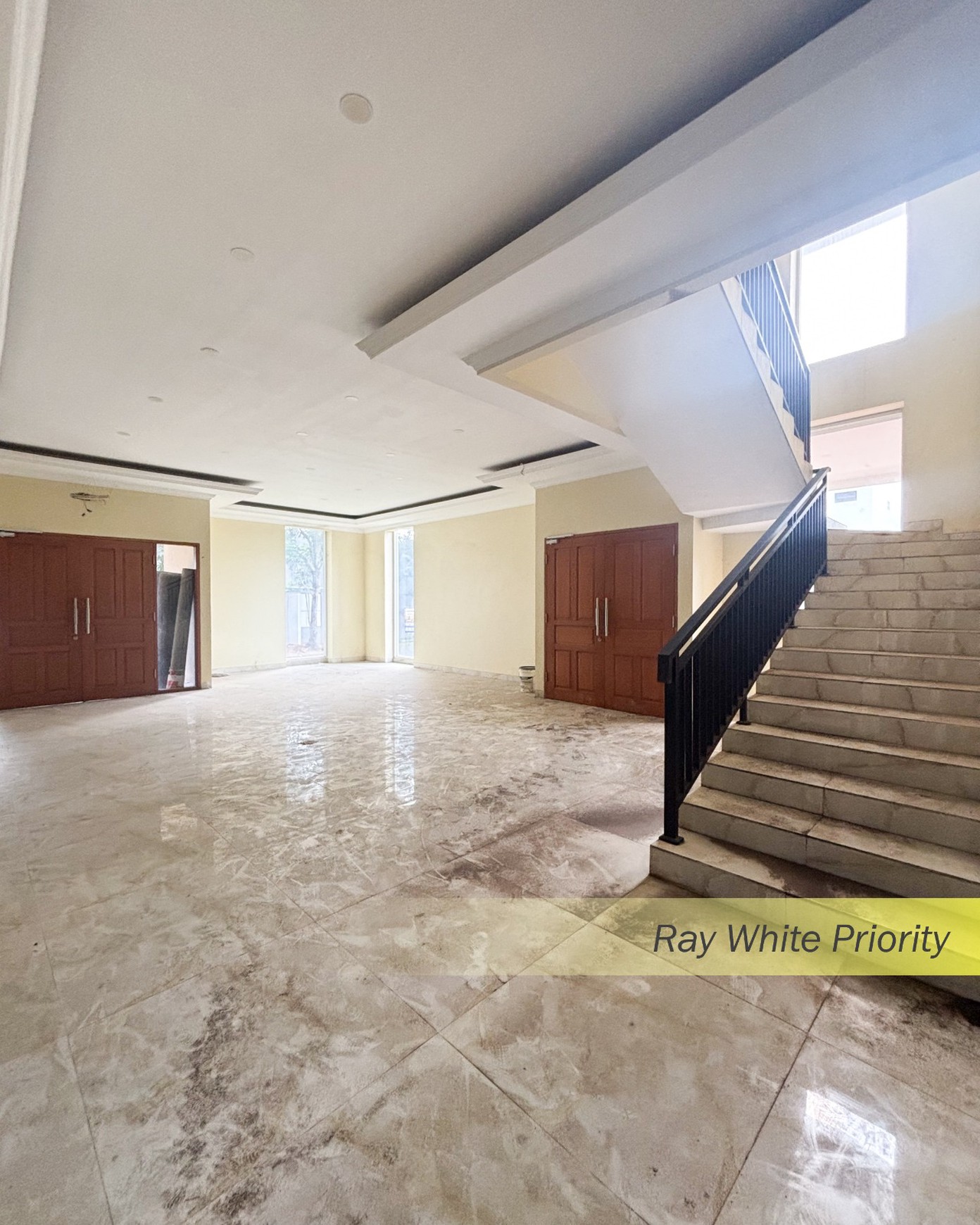 RUMAH SIAP HUNI 3 LANTAI DENGAN ROFTOOP DI SIMPLYCITY BSD CITY - TANGERANG SELATAN