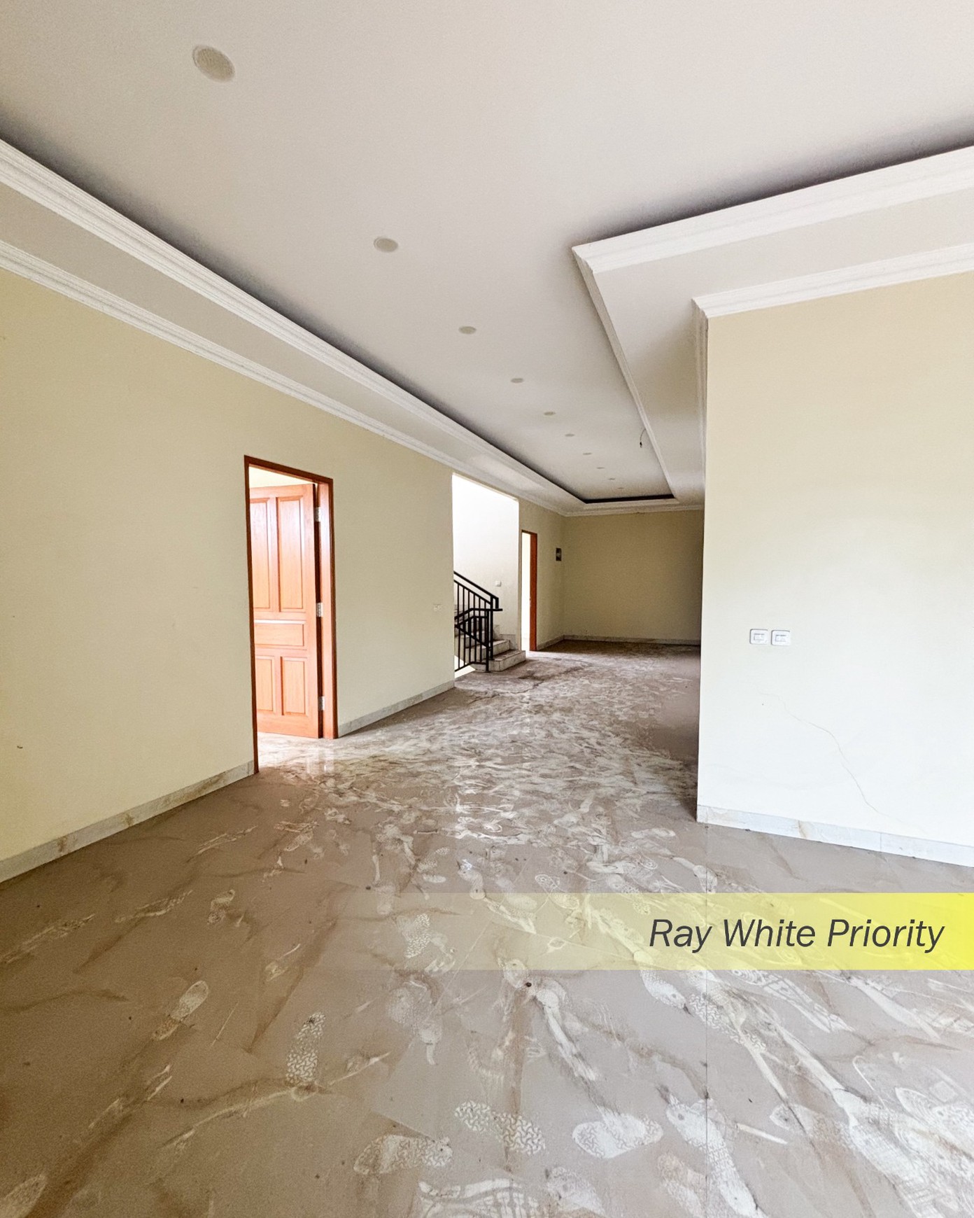 RUMAH SIAP HUNI 3 LANTAI DENGAN ROFTOOP DI SIMPLYCITY BSD CITY - TANGERANG SELATAN