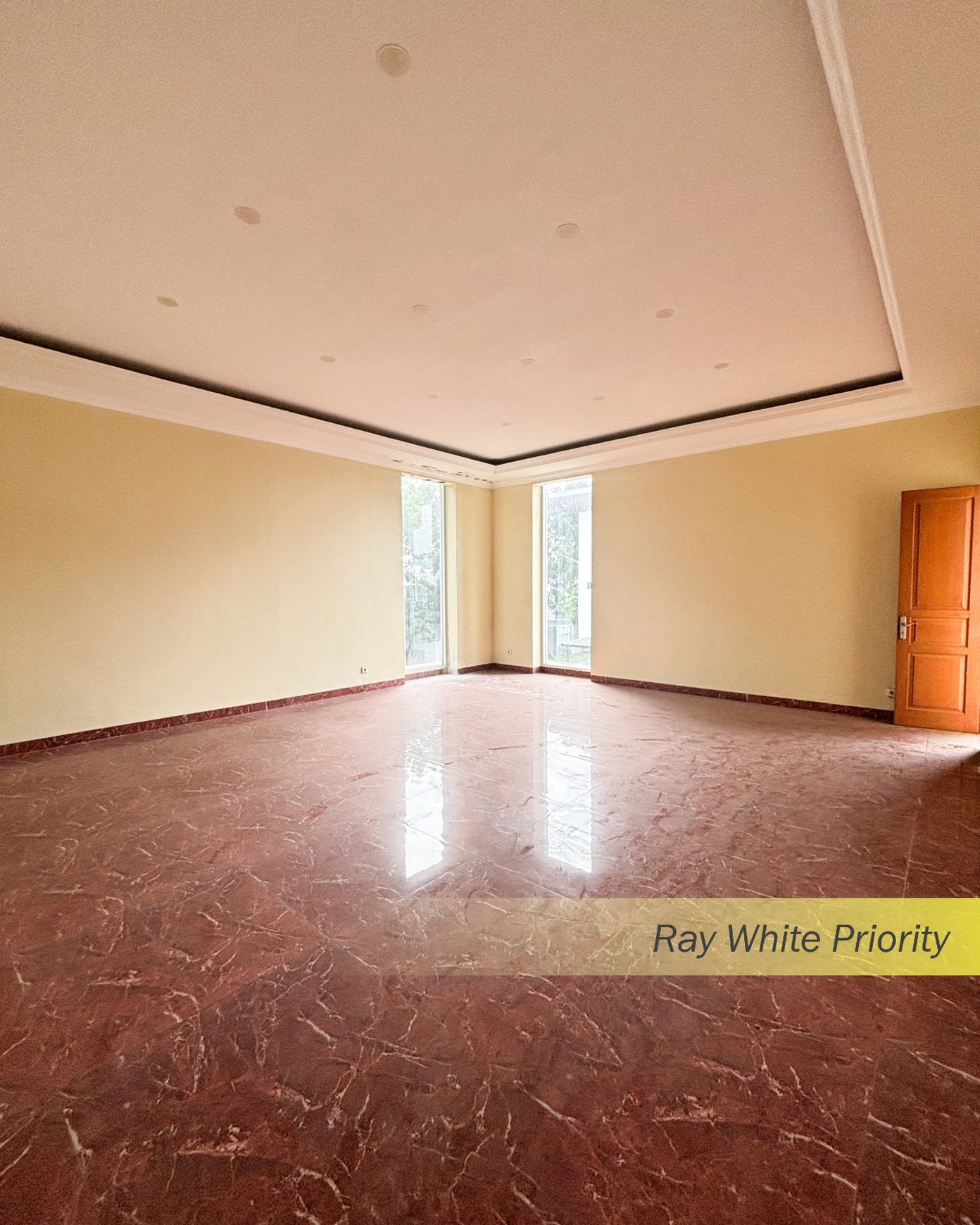 RUMAH SIAP HUNI 3 LANTAI DENGAN ROFTOOP DI SIMPLYCITY BSD CITY - TANGERANG SELATAN