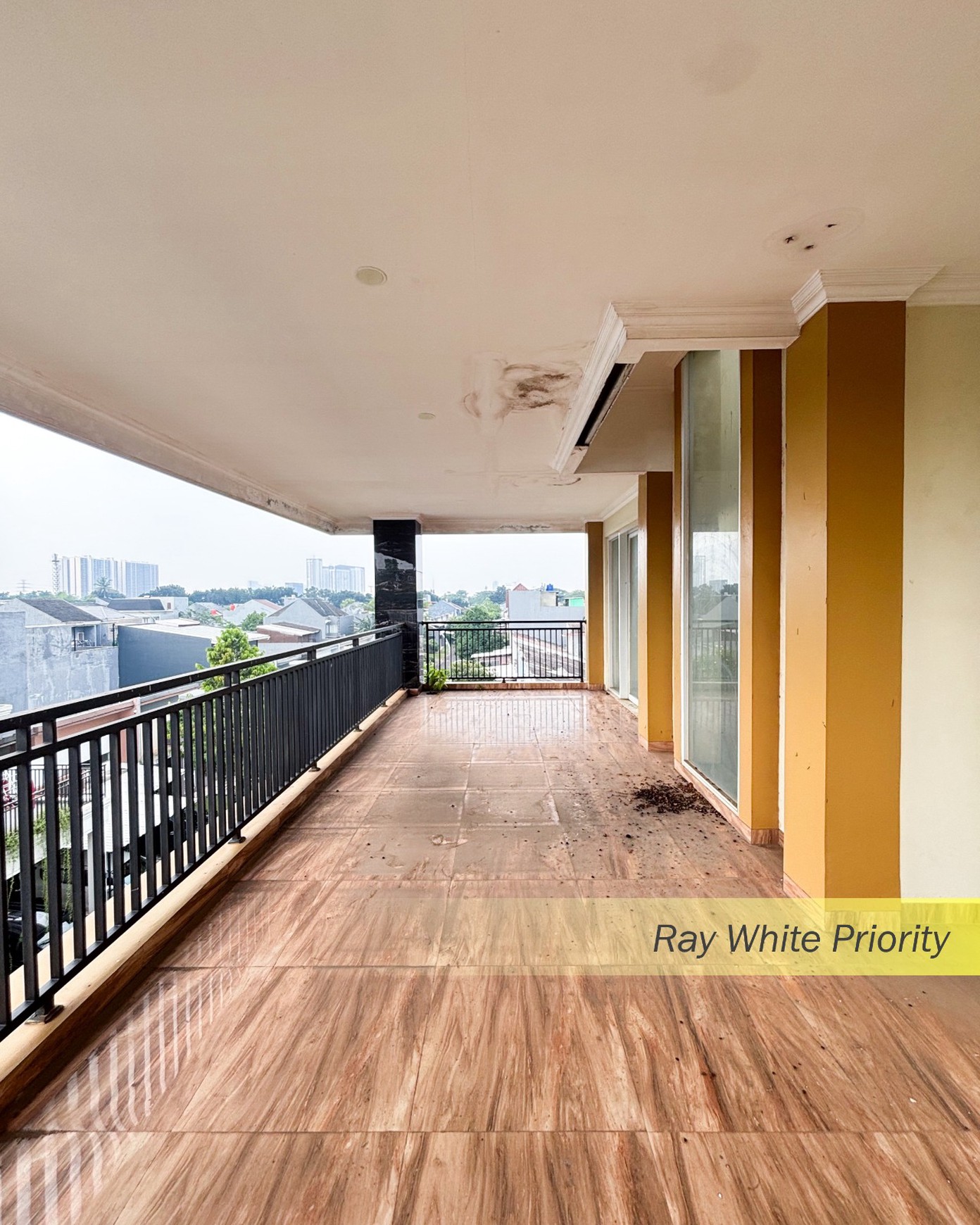 RUMAH SIAP HUNI 3 LANTAI DENGAN ROFTOOP DI SIMPLYCITY BSD CITY - TANGERANG SELATAN