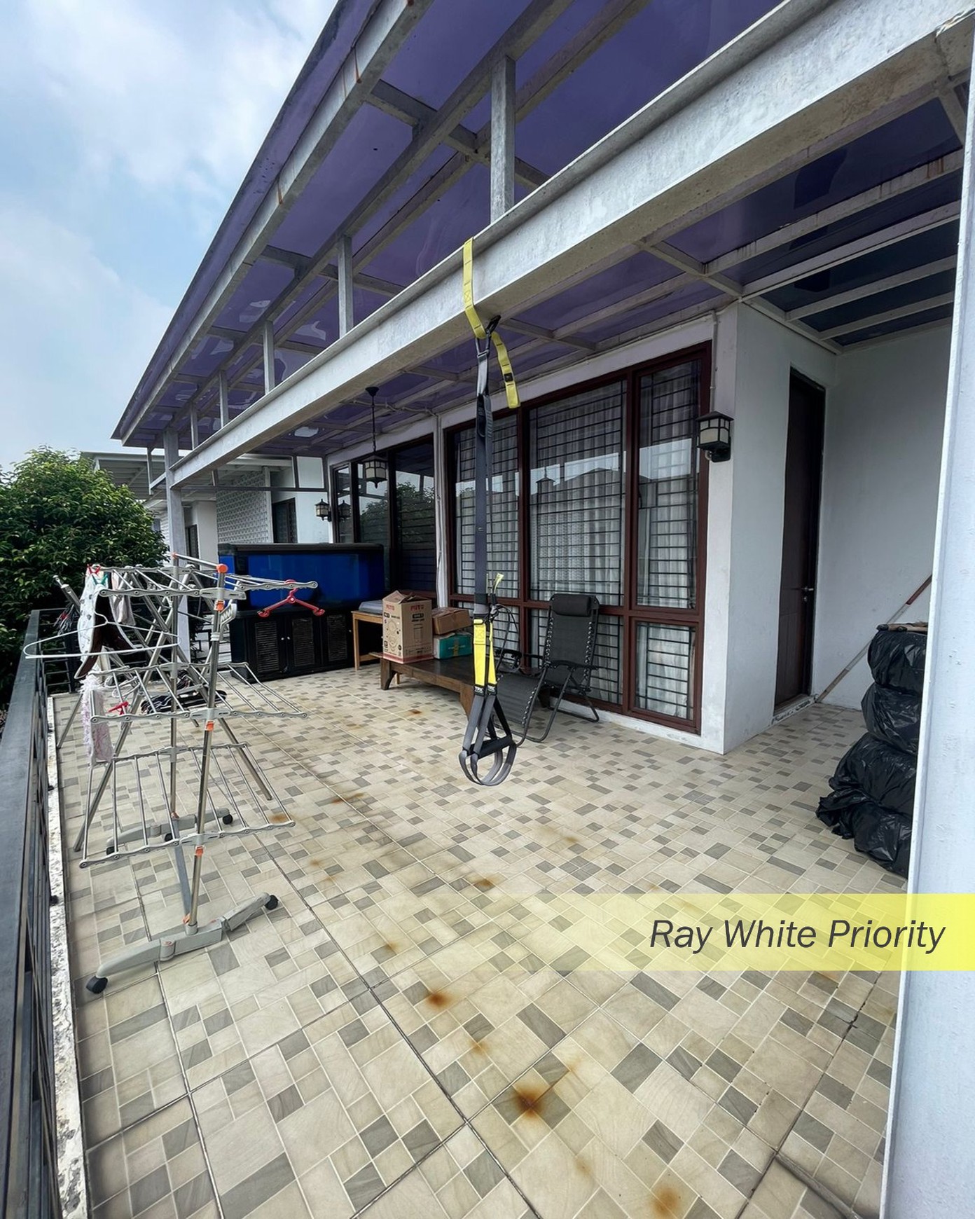 RUMAH CANTIK SEMIFURNISH DI DISCOVERY BINTARO JAYA SEKTOR 9 - TANGERANG SELATAN