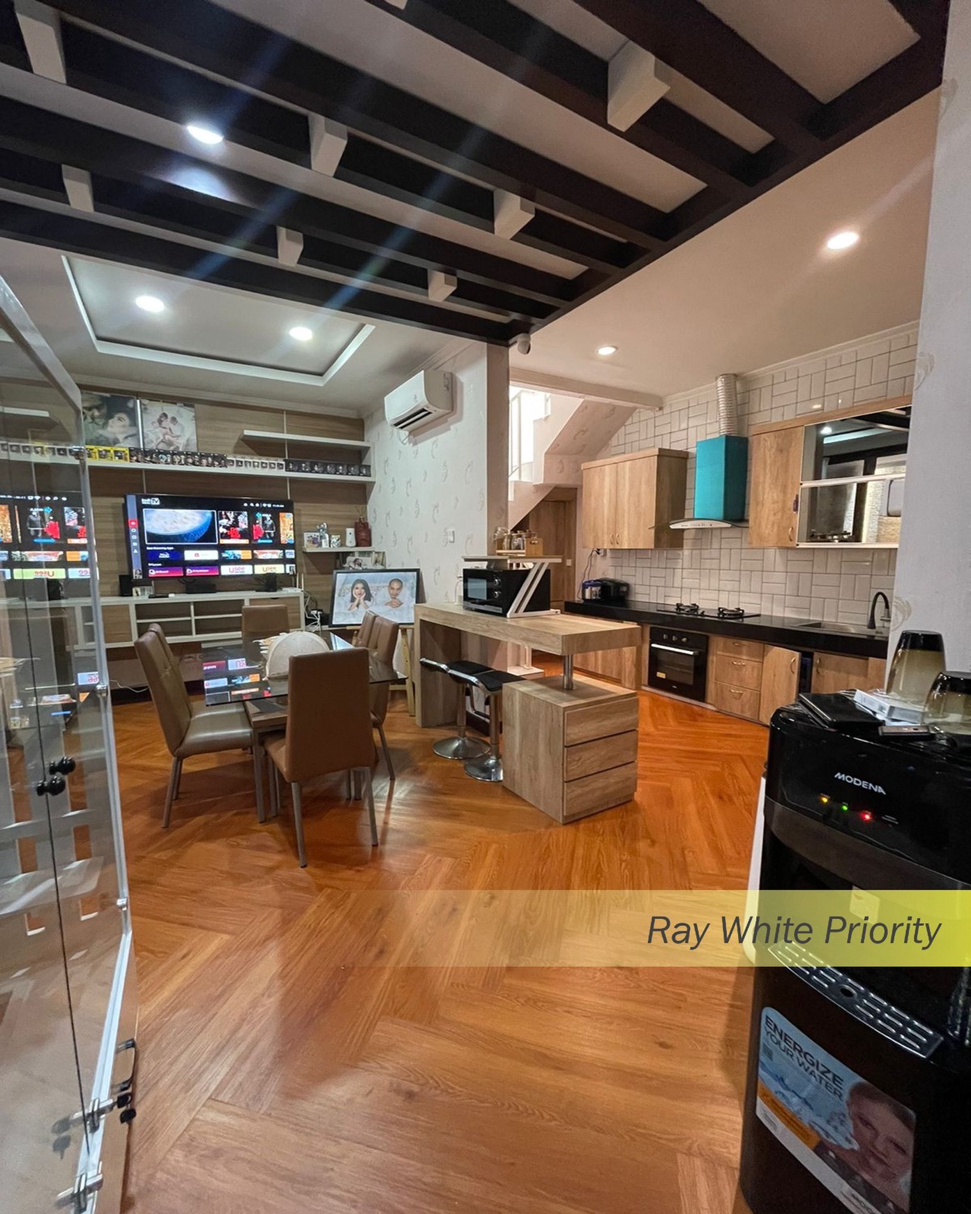 RUMAH CANTIK SEMIFURNISH DI DISCOVERY BINTARO JAYA SEKTOR 9 - TANGERANG SELATAN
