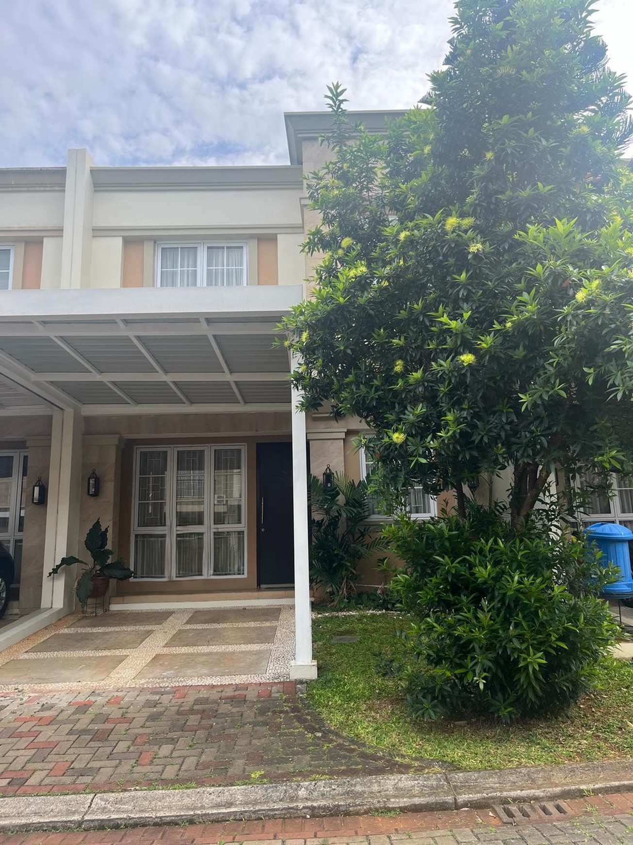 Rumah siap huni dengan akses mudah di BSD Timur