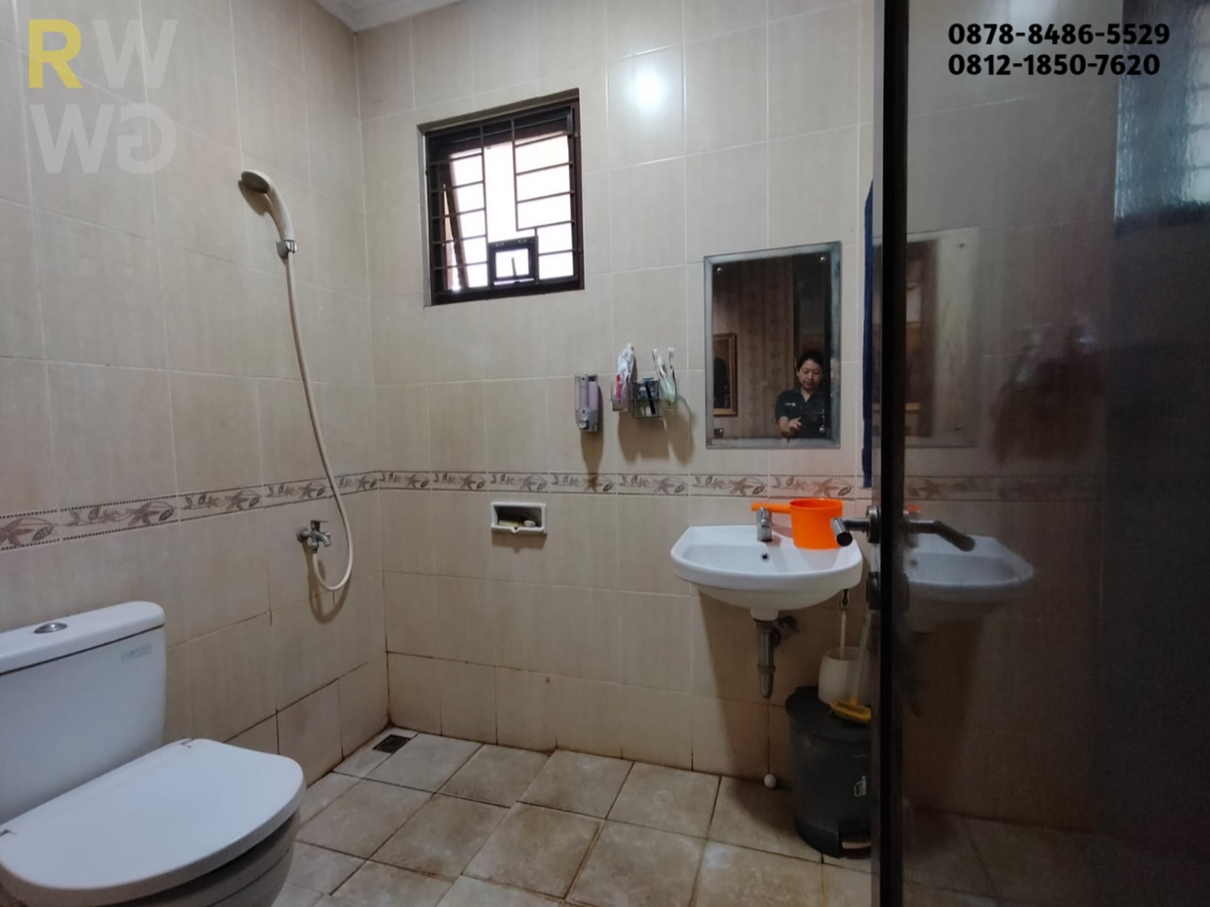 Rumah Dijual di Cluster West Esplanade Grand Wisata - Rumah Mewah Dekat Mall Living World