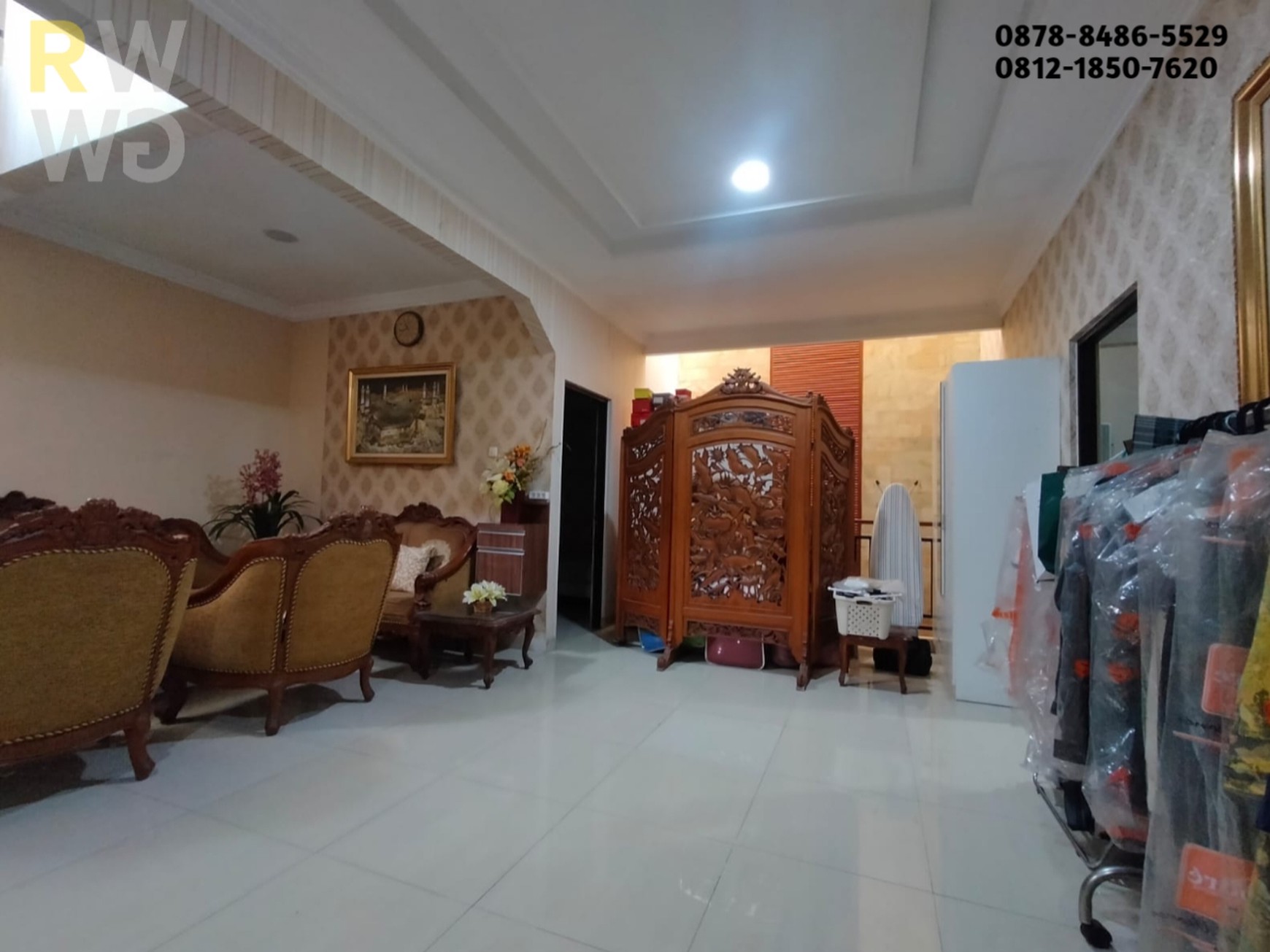 Rumah Dijual di Cluster West Esplanade Grand Wisata - Rumah Mewah Dekat Mall Living World