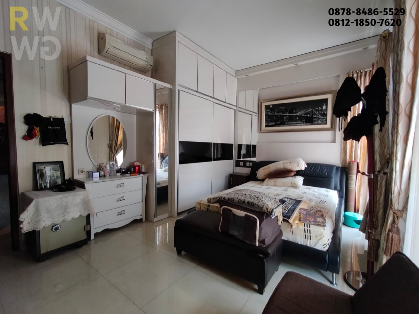 Rumah Dijual di Cluster West Esplanade Grand Wisata - Rumah Mewah Dekat Mall Living World
