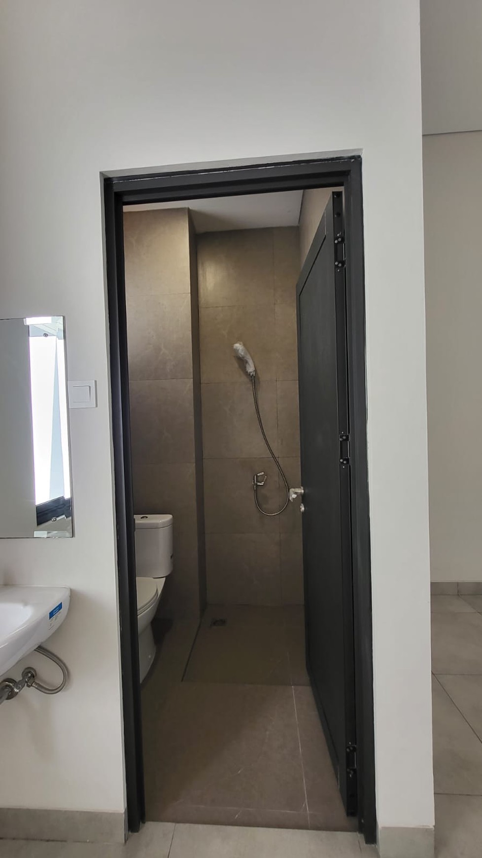 RUKO STRATEGIS 2,5 LANTAI COCOK UNTUK USAHA ATAU KANTOR DI KOTA WISATA CIBUBUR