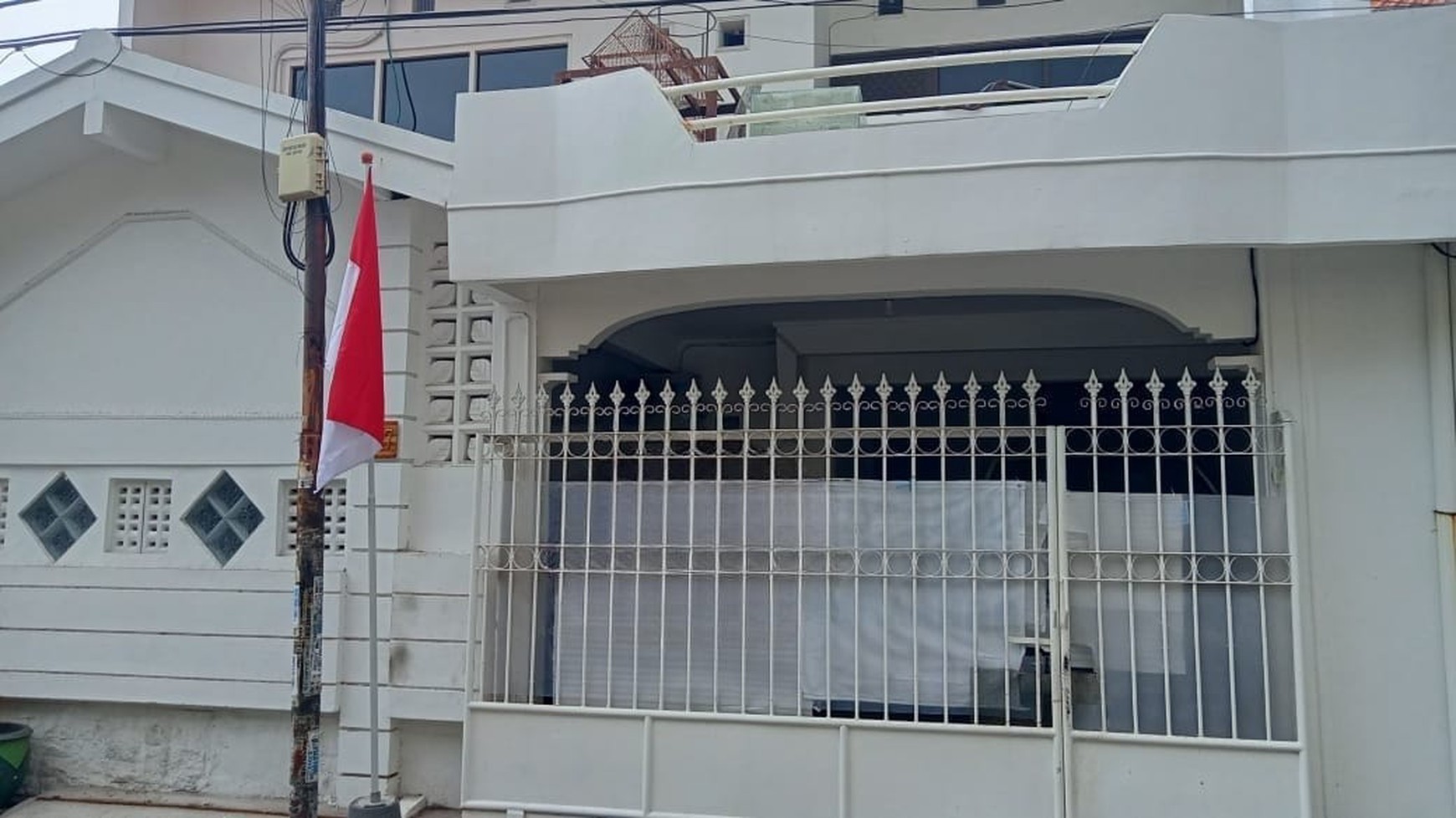 Rumah Luas & Nyaman di Semolowaru Dekat MERR