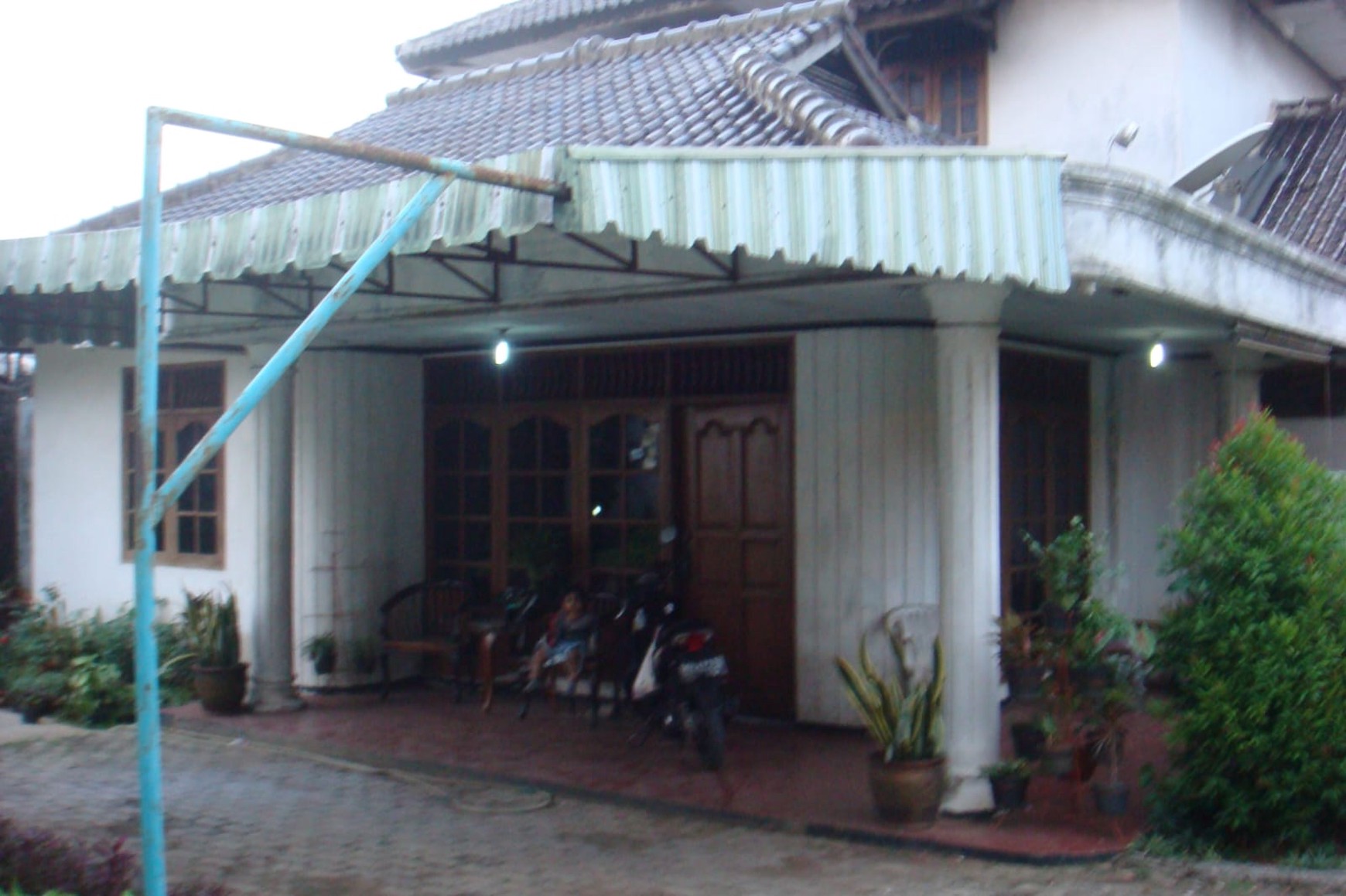 Rumah Strategis Diarea Jl M.Kahfi Cocok Untuk Pertokoan & Usaha.