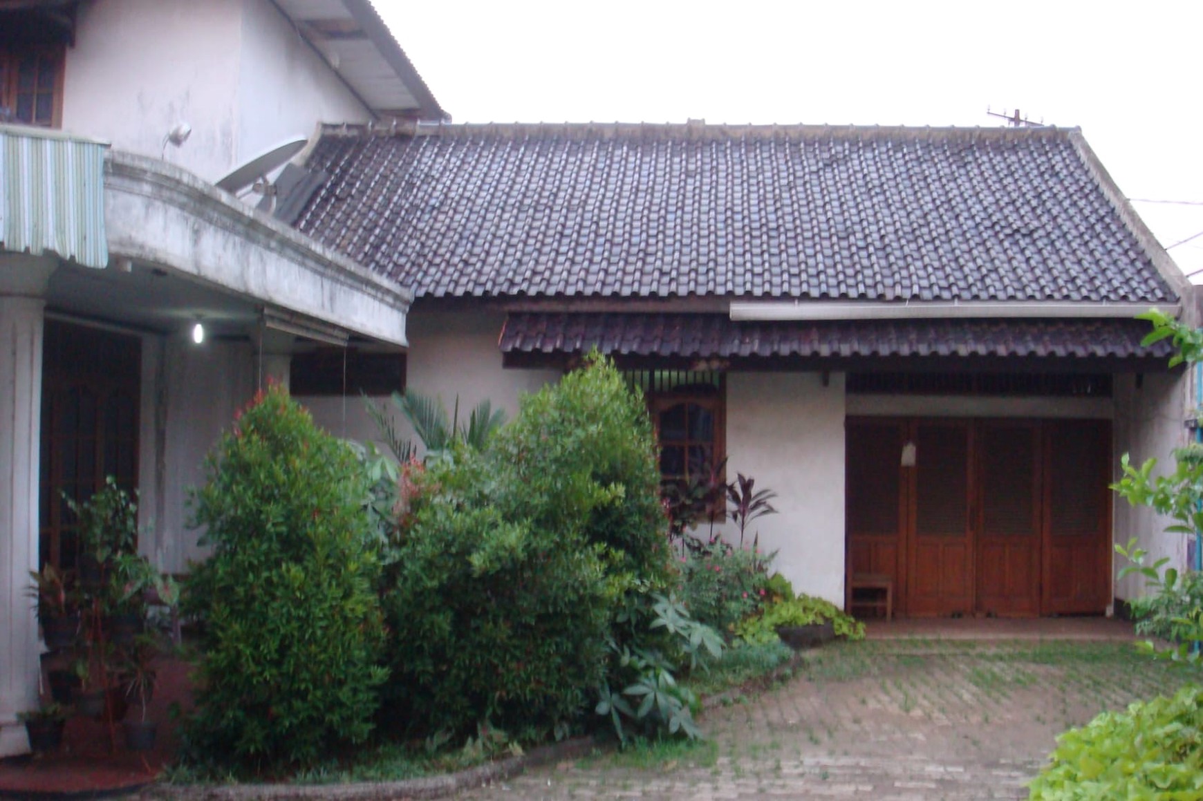 Rumah Strategis Diarea Jl M.Kahfi Cocok Untuk Pertokoan & Usaha.