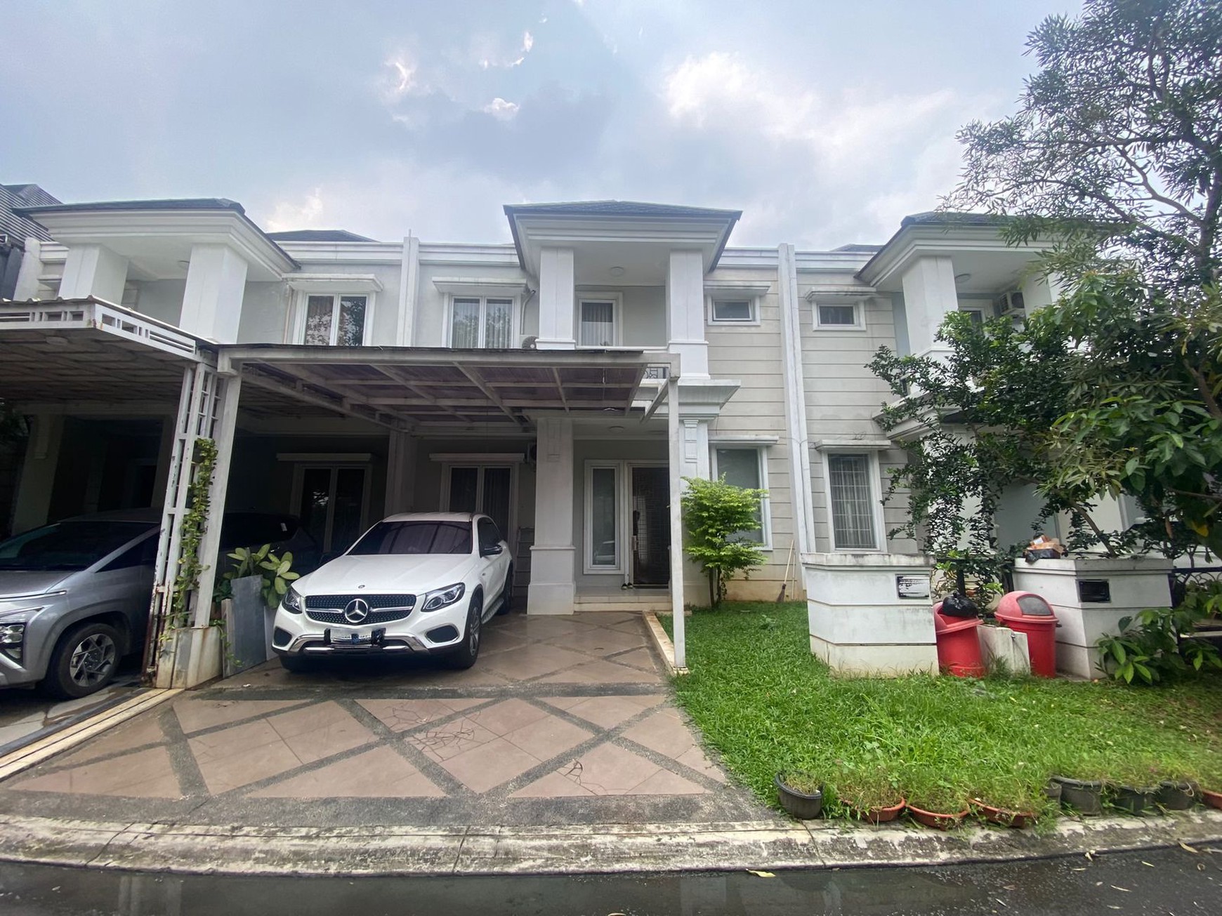 Rumah Cantik depan Taman di Cluster Premium Citra Gran, Cibubur