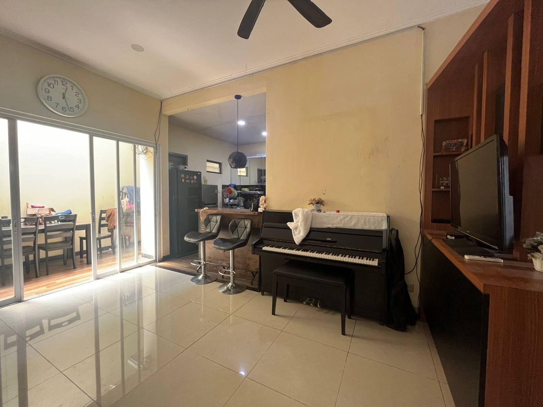 Jual murah dan cepat, Rumah cluster kecil di Anggrek Loka 