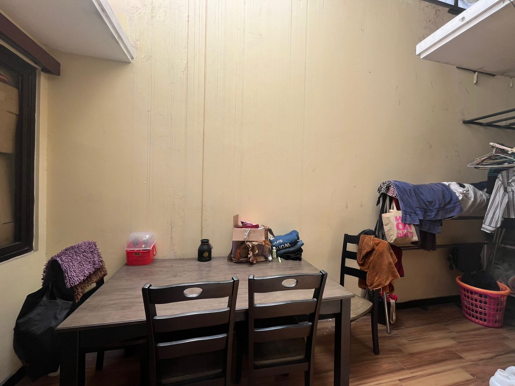 Jual murah dan cepat, Rumah cluster kecil di Anggrek Loka 