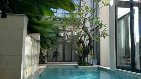 Istimewa. Rumah mewah Nava Park Lancewood BSD, ada pool.. 