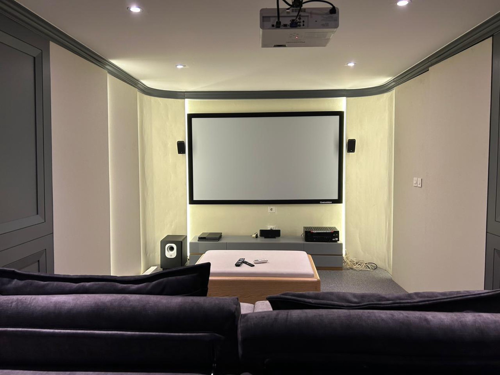 Istimewa. Rumah mewah Nava Park Lancewood BSD, ada pool.. 