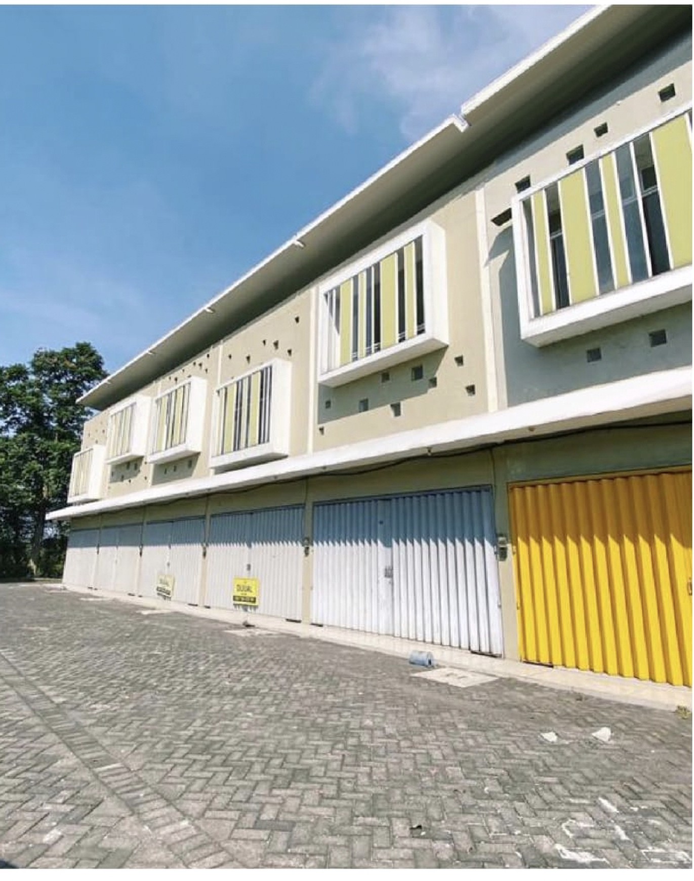 Dijual Ruko Baru 3Lantai di komplek Ladiva Junction by pas Krian, Sidoarjo