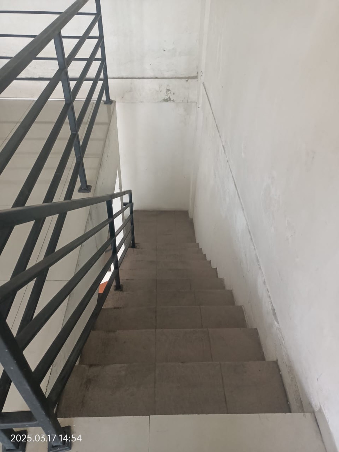 Dijual Ruko Baru 3Lantai di komplek Ladiva Junction by pas Krian, Sidoarjo