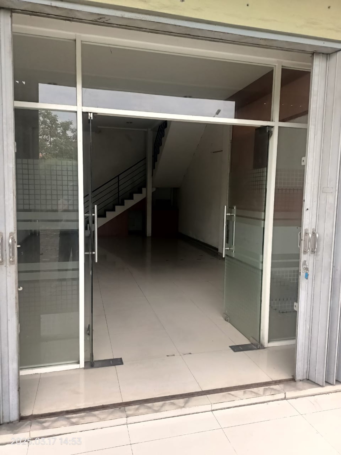 Dijual Ruko Baru 3Lantai di komplek Ladiva Junction by pas Krian, Sidoarjo