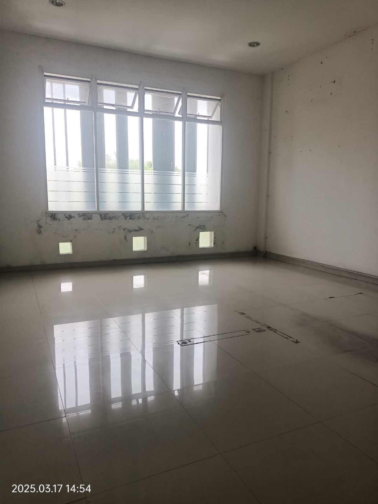 Dijual Ruko Baru 3Lantai di komplek Ladiva Junction by pas Krian, Sidoarjo
