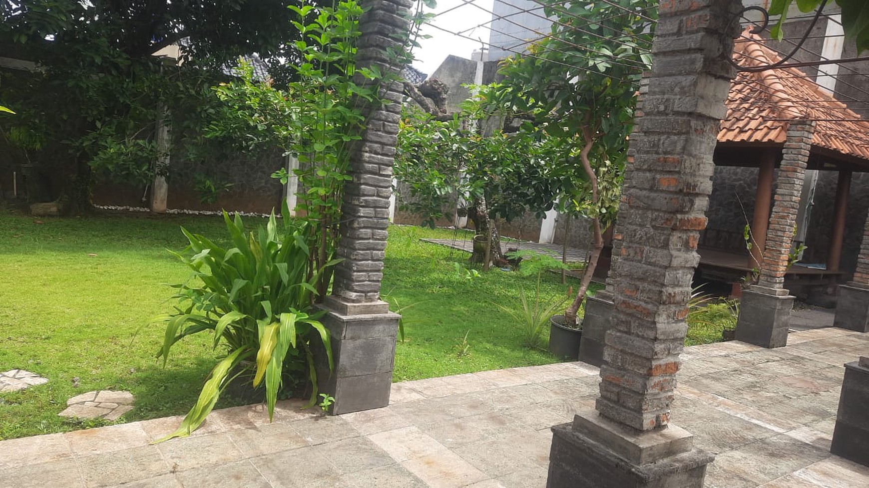 Rumah Hitung Tanah Area Cipete