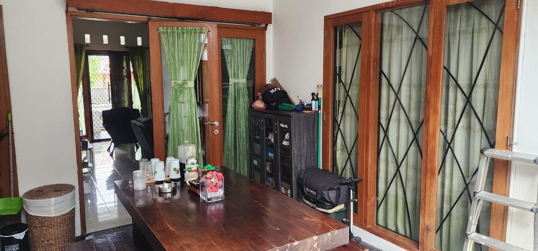 Rumah Siap Huni dengan Hunian Nyaman dan Asri di Ciputat