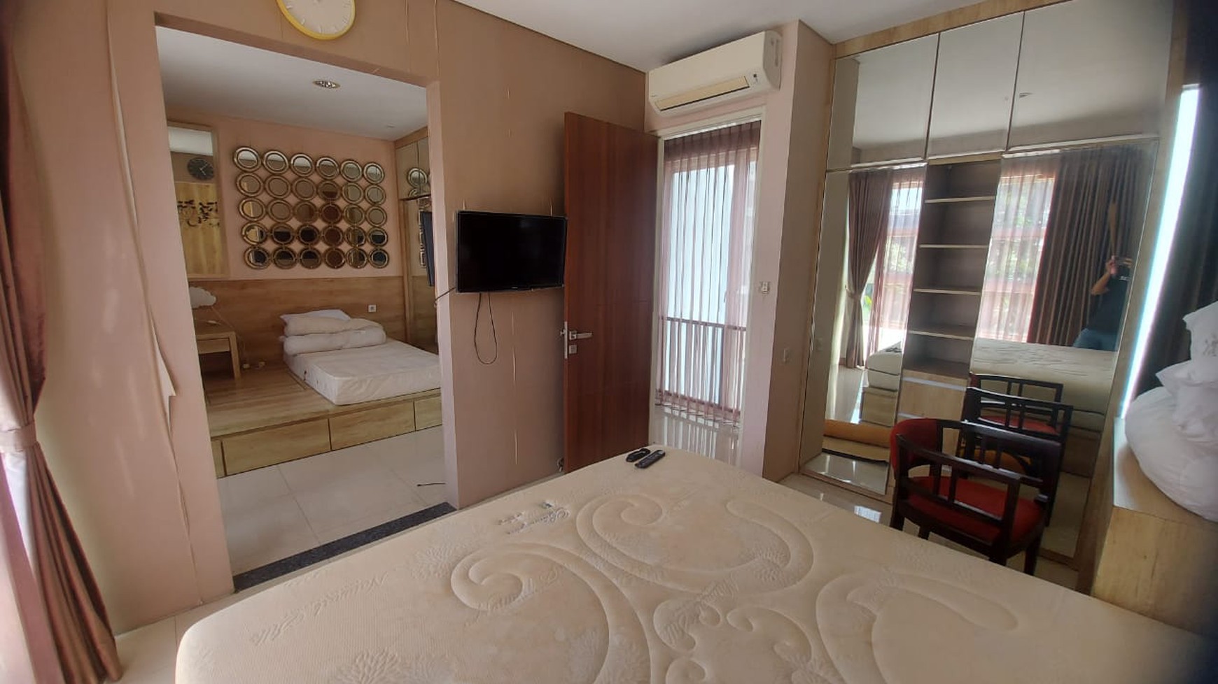 Dijual Furnished Mewah 3M-an Forest Mansion Wiyung Sby
