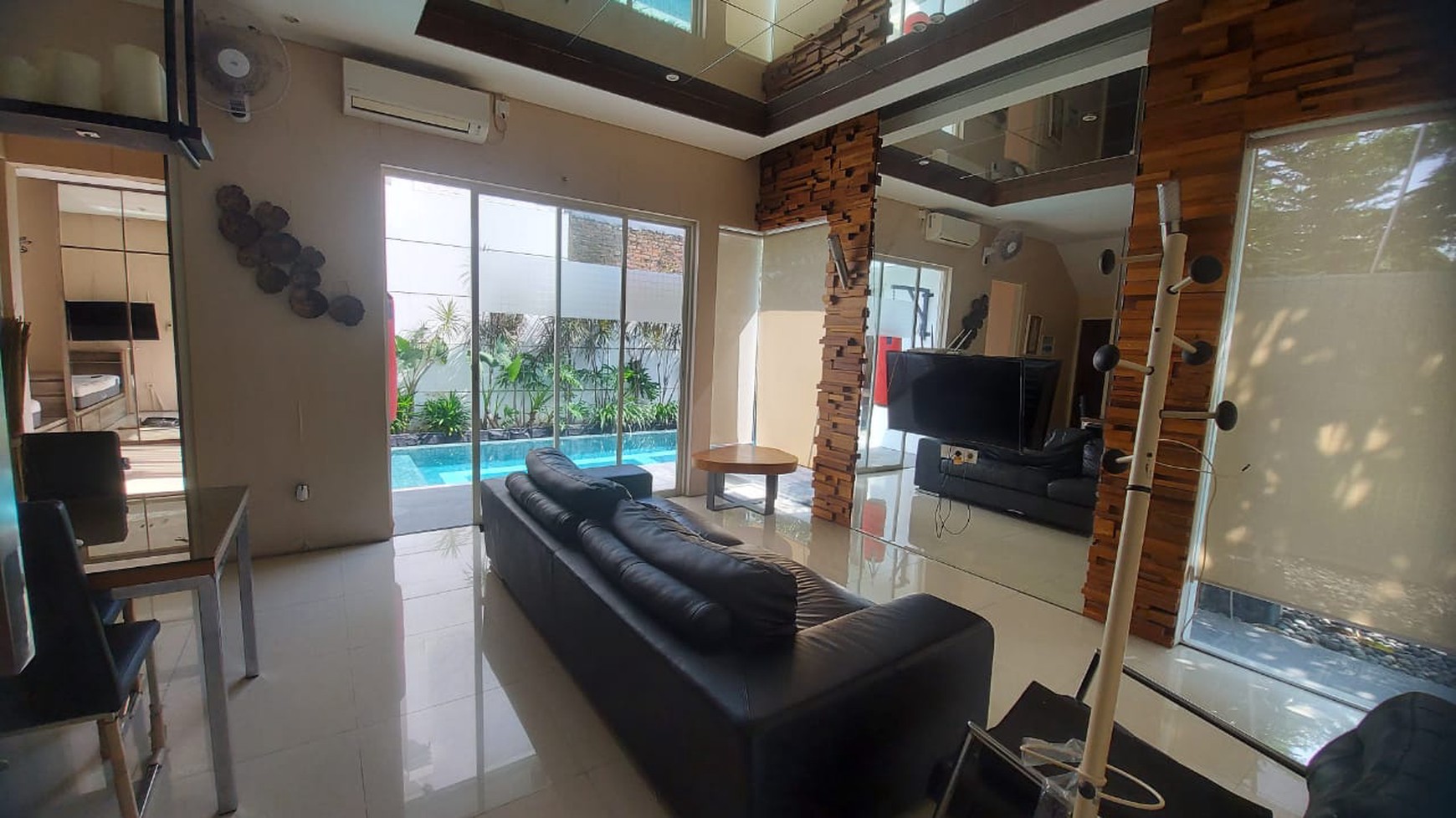 Dijual Furnished Mewah 3M-an Forest Mansion Wiyung Sby