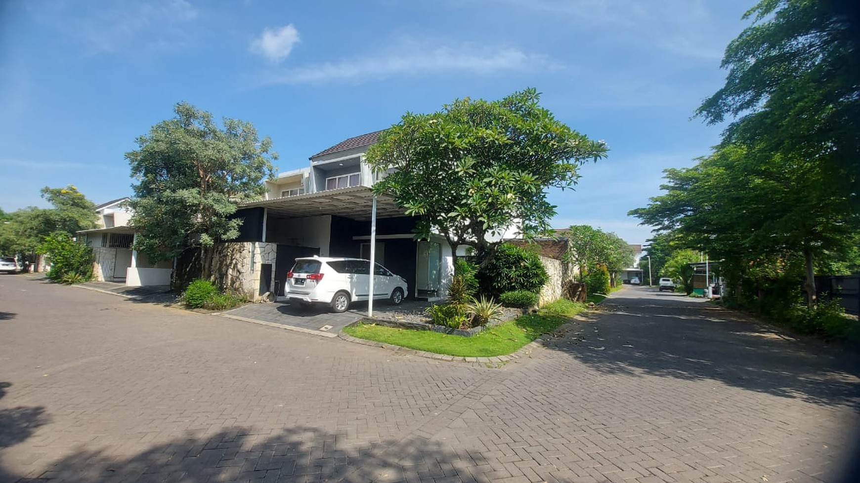 Sewa Forest Mansion Furnished Mewah Wiyung Surabaya