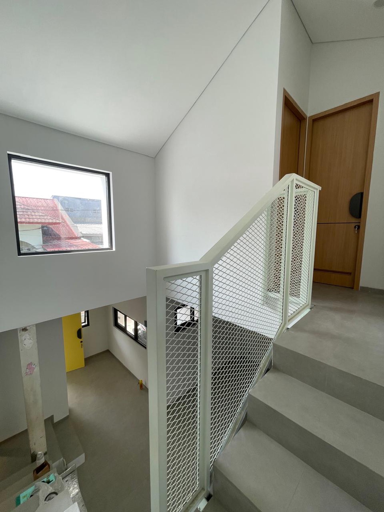 Rumah 2 Lantai Full Furnish Siap Huni dengan Hunian Nyaman dan Asri