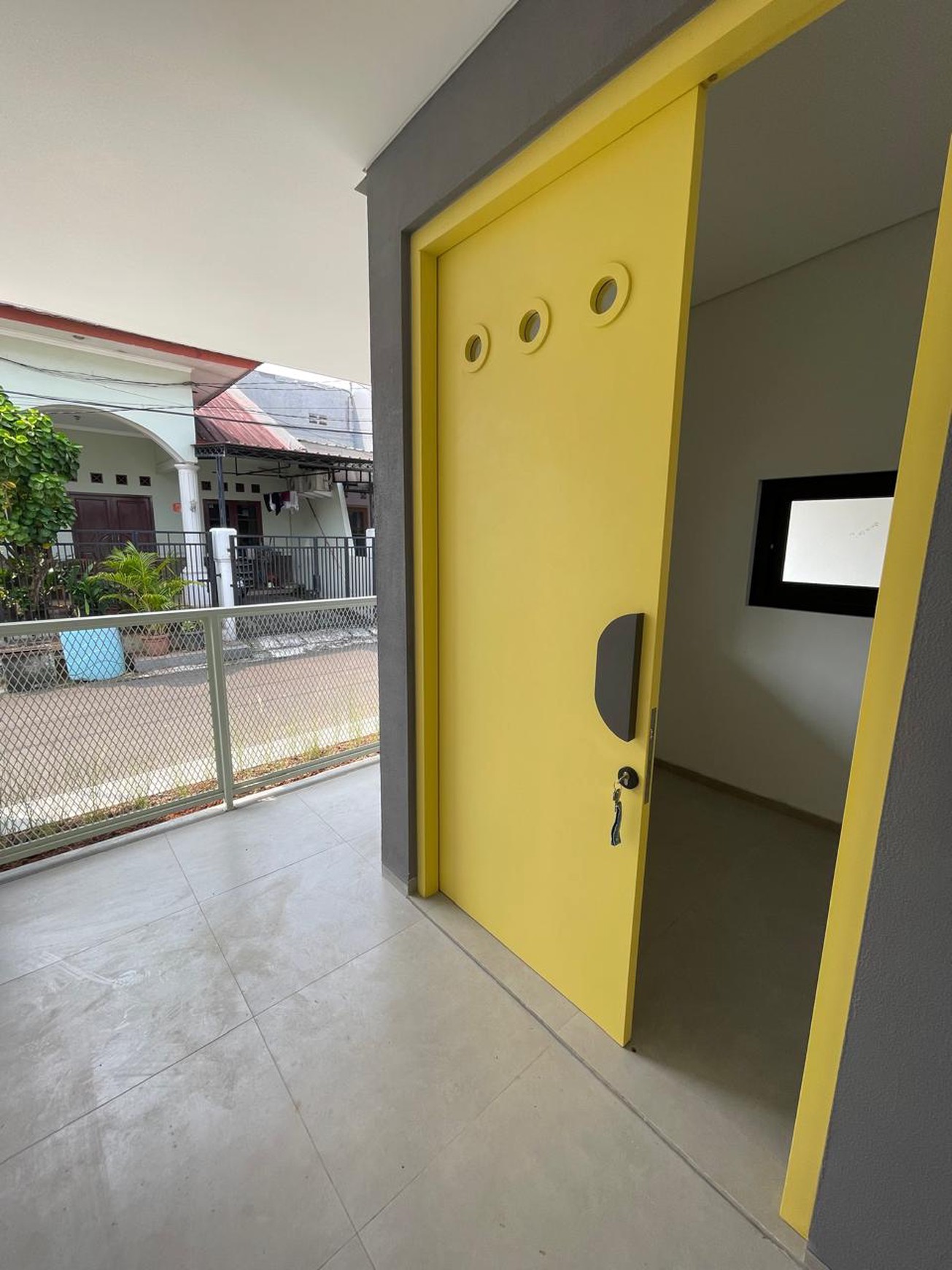 Rumah 2 Lantai Full Furnish Siap Huni dengan Hunian Nyaman dan Asri
