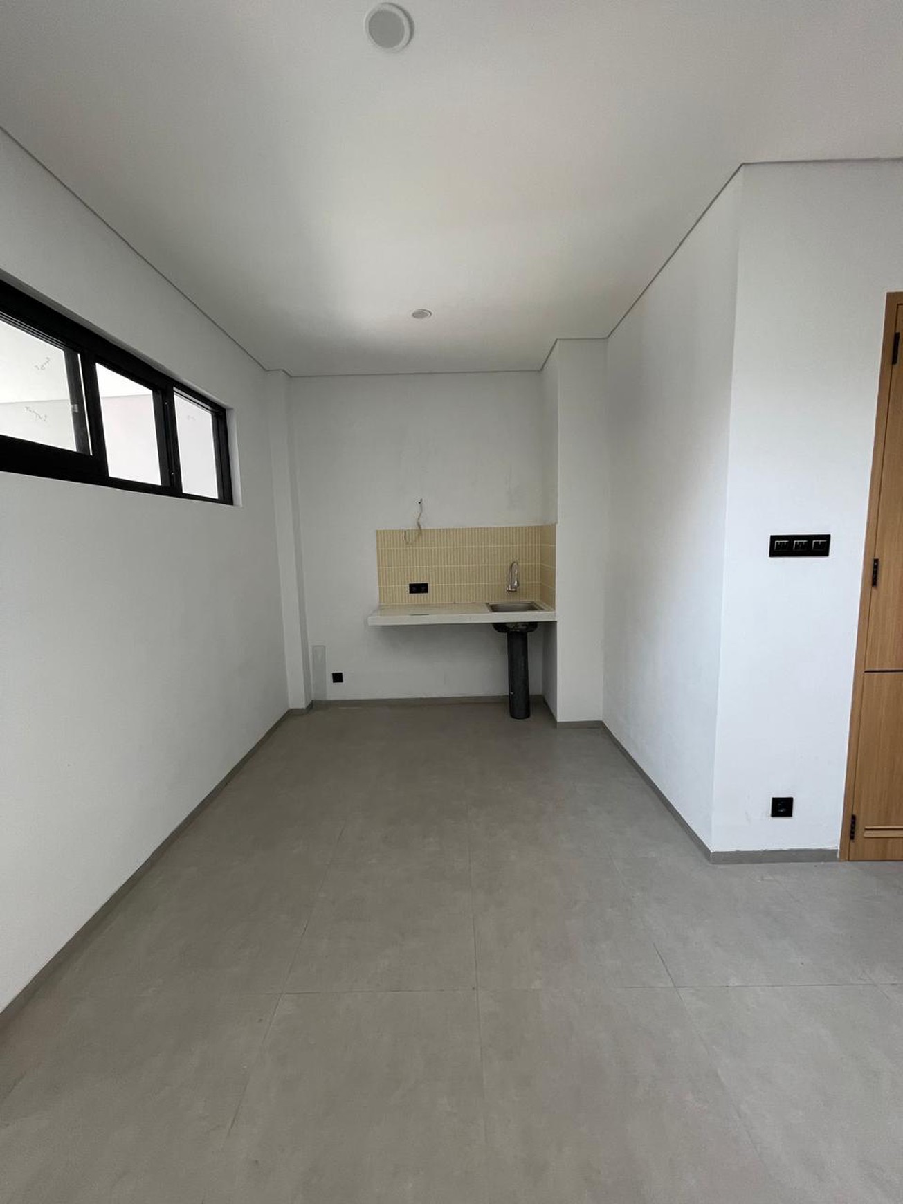 Rumah 2 Lantai Full Furnish Siap Huni dengan Hunian Nyaman dan Asri