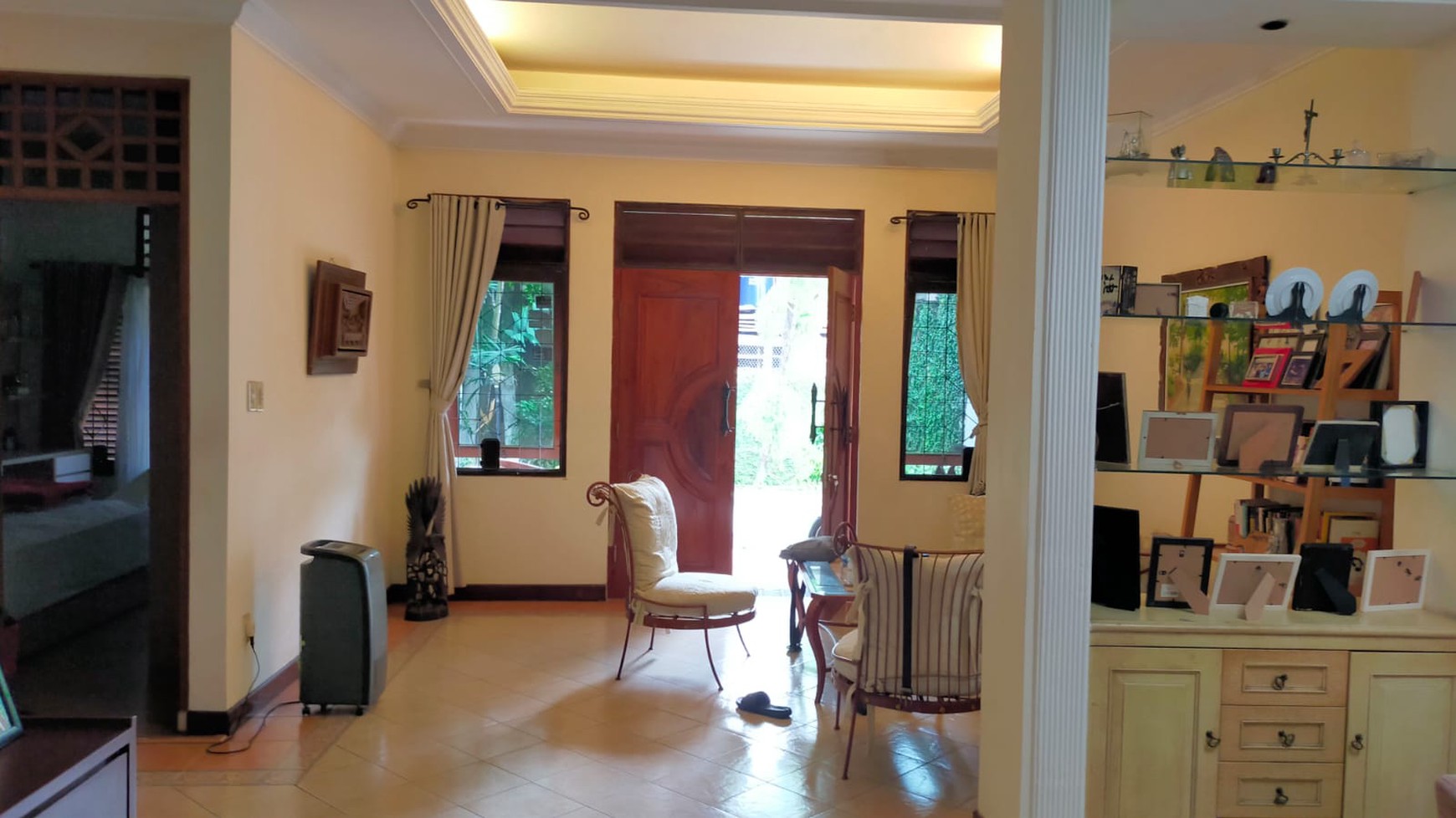 Rumah Klasik Nyaman dan Asri Luas Tanah 712m2 di Pengadegan Selatan