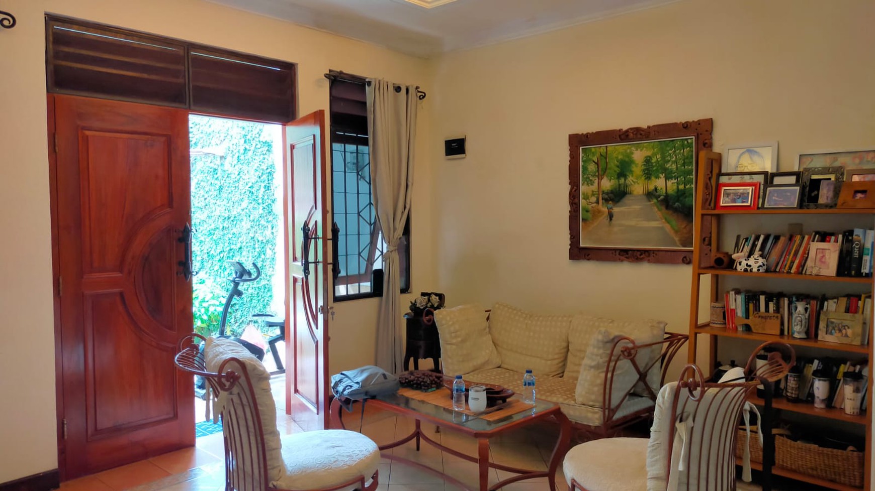 Rumah Klasik Nyaman dan Asri Luas Tanah 712m2 di Pengadegan Selatan