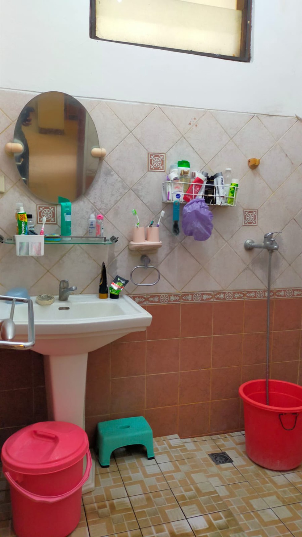 Rumah Klasik Nyaman dan Asri Luas Tanah 712m2 di Pengadegan Selatan