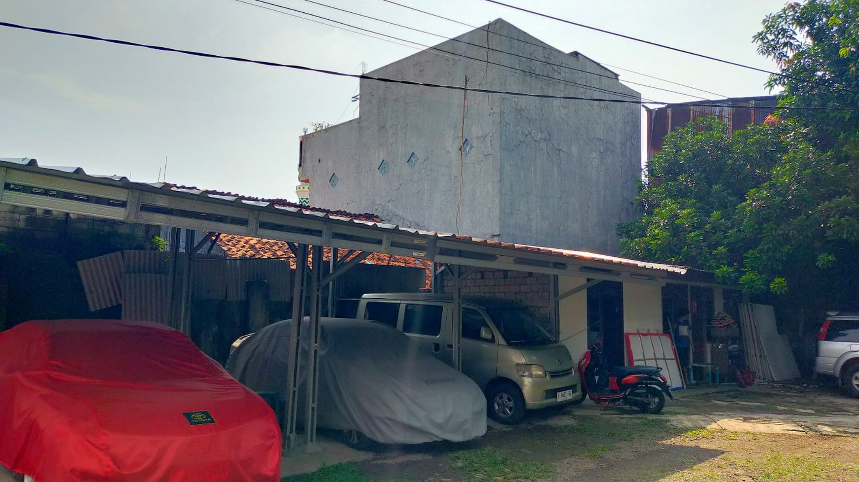 Rumah Klasik Nyaman dan Asri Luas Tanah 712m2 di Pengadegan Selatan